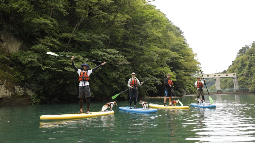 夏限定☆DOG SUP☆愛犬と楽しむ板室ダム湖上散歩〜地産地消欧風コース料理〜