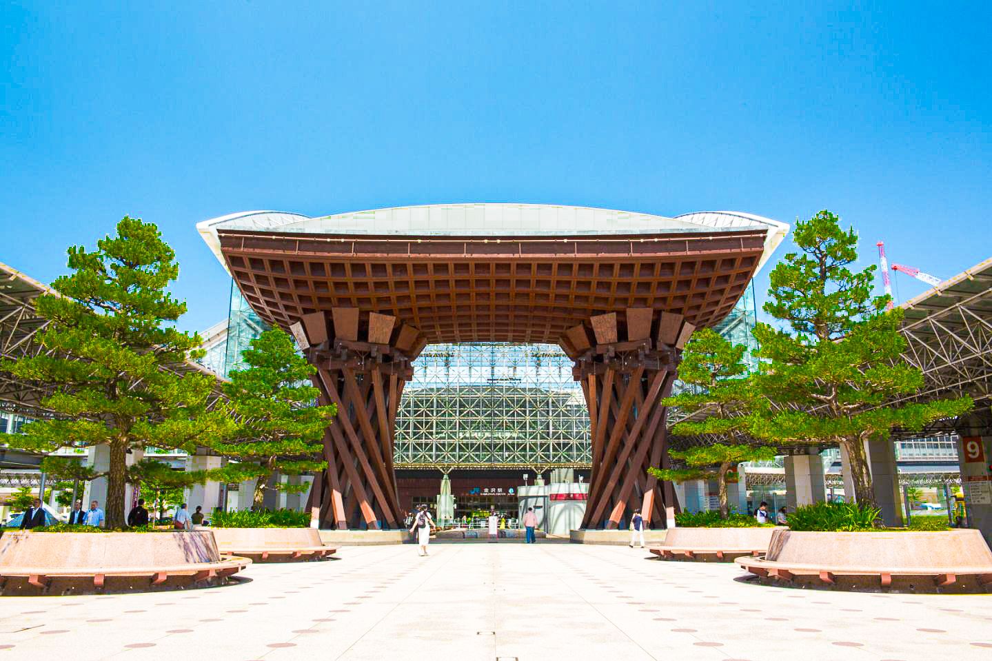 金沢駅・鼓門
