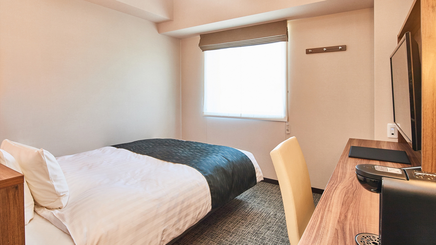【ダブル】全室16.05㎡でシモンズ製ベッドを使用。無料Wi-Fiも完備のビジネス・観光にも便利！