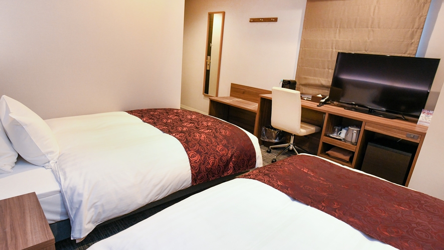  【ツインルーム】シモンズ製ベッド設置で全室20.11平米。全室フリーWi-Fi完備。※客室画像一例
