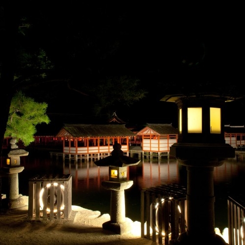 厳島神社　夜景（写真提供：広島県）