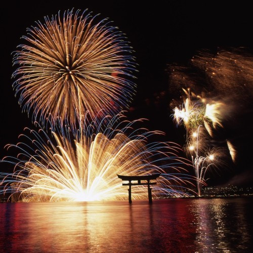 宮島水中花火大会（写真提供：広島県）