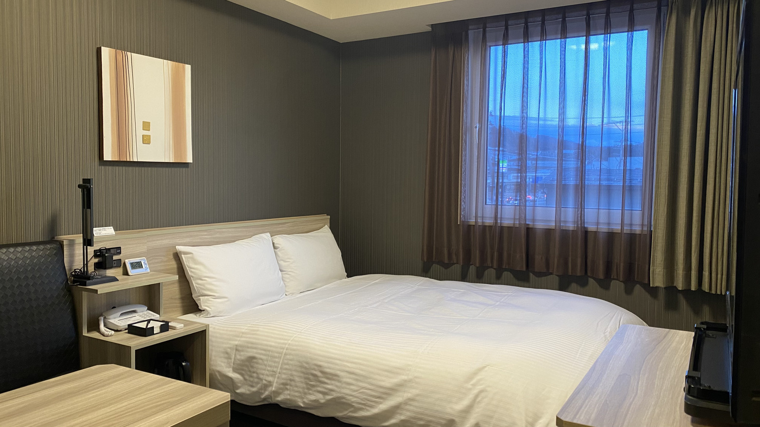 スタンダードセミダブルルーム