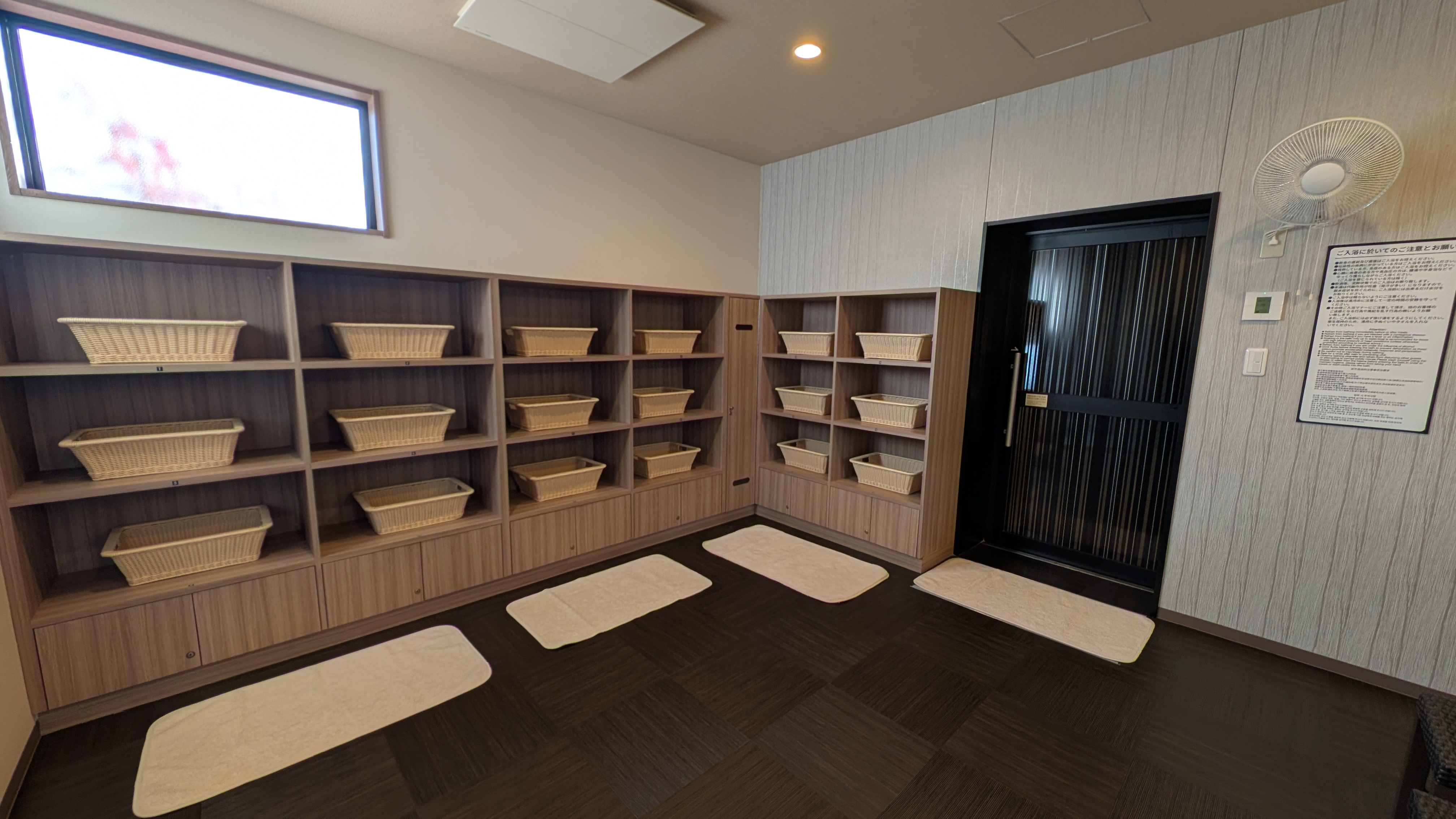 女性大浴場脱衣所