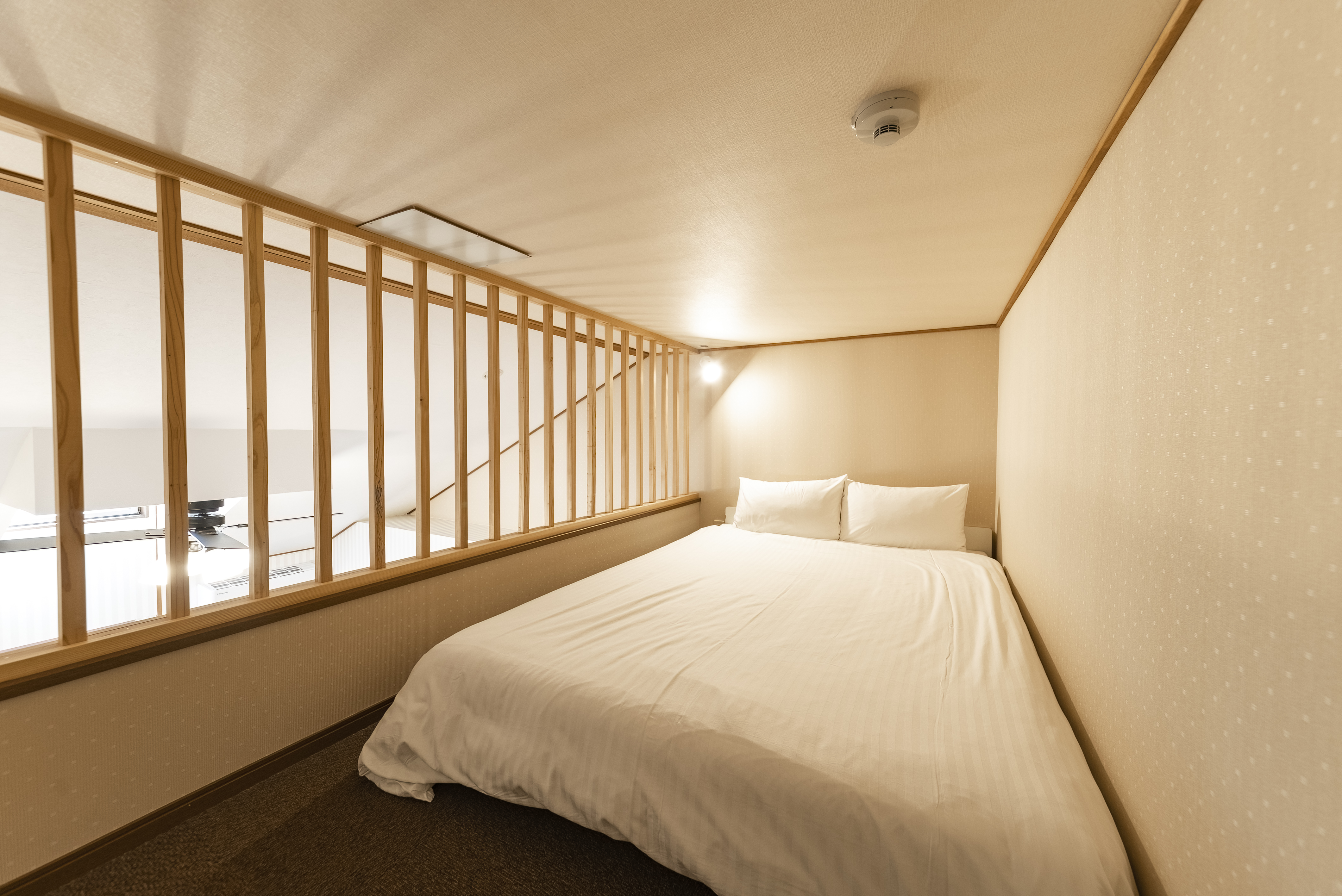 デラックスツイン ロフト(ダブルベッド 2台)