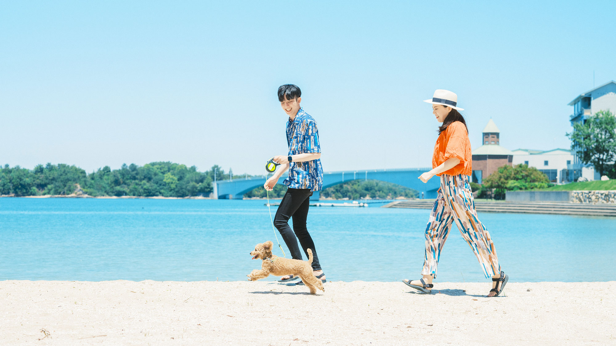 【お散歩コース】愛犬家に人気の白い砂浜の散歩エリア。落ち着いた雰囲気に包まれたビーチでのんびりと。