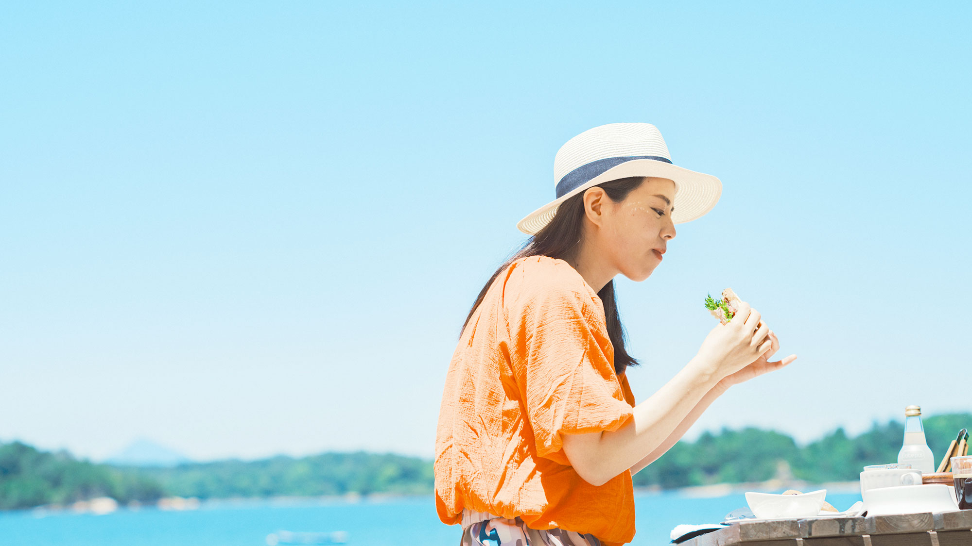 【朝食】心地よい風の中、海を眺めてゆったりと気持ちのいい朝をお過ごしください。