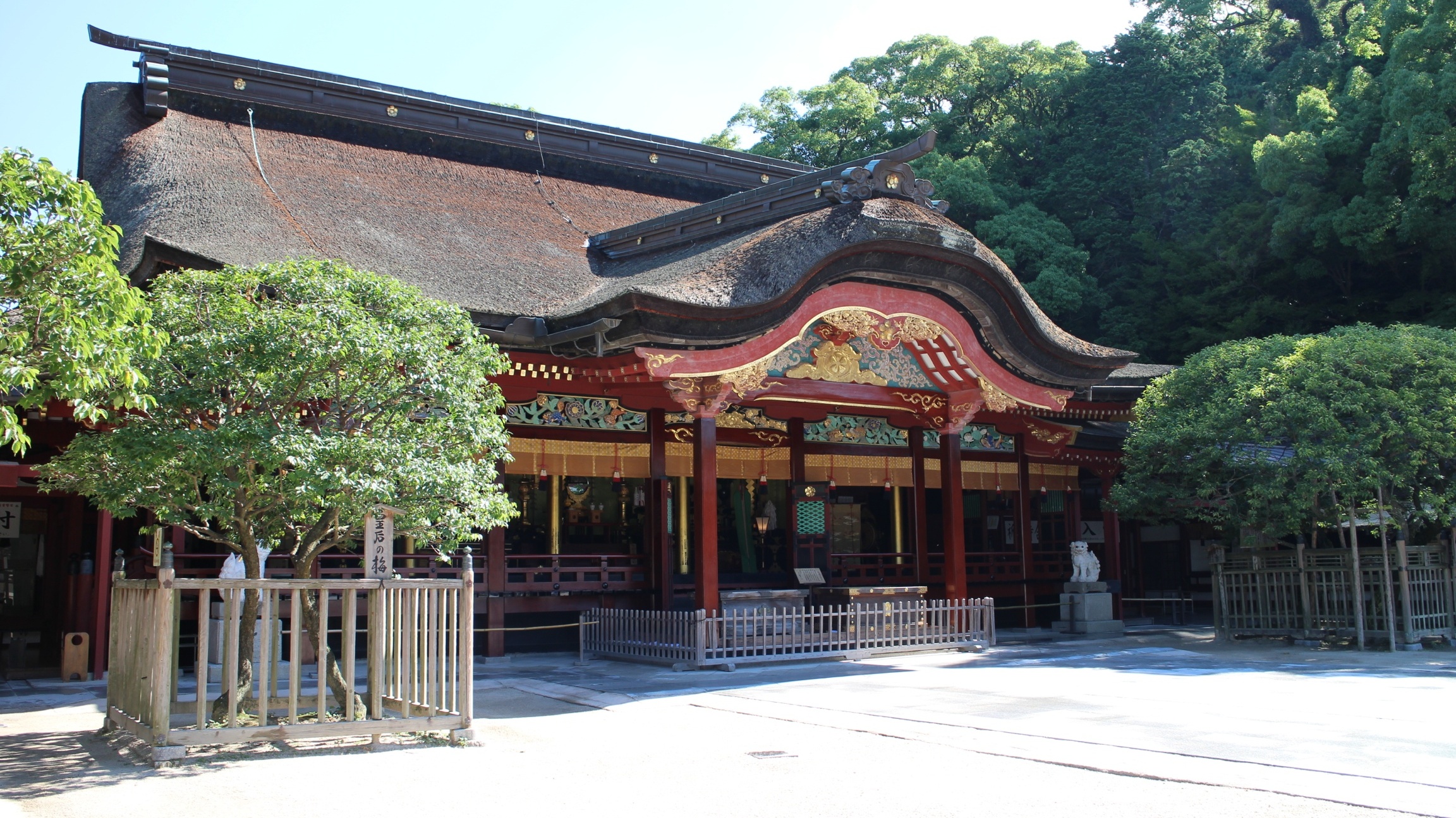 【太宰府天満宮】天神さまをお祀りする全国約12,000社の総本宮[写真提供：福岡県観光連盟]