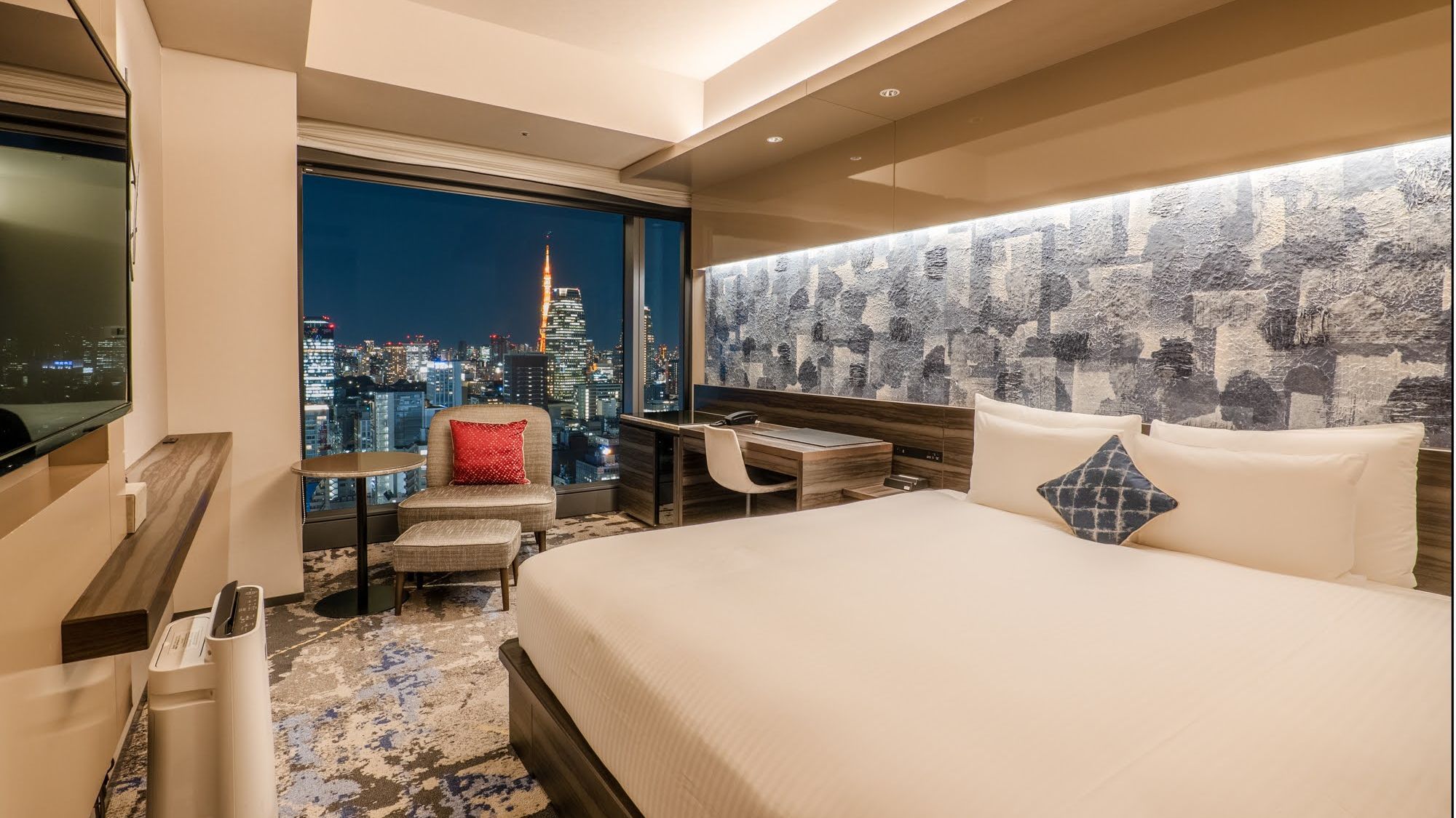 【スーペリアキング】客室からの眺望（夜景）