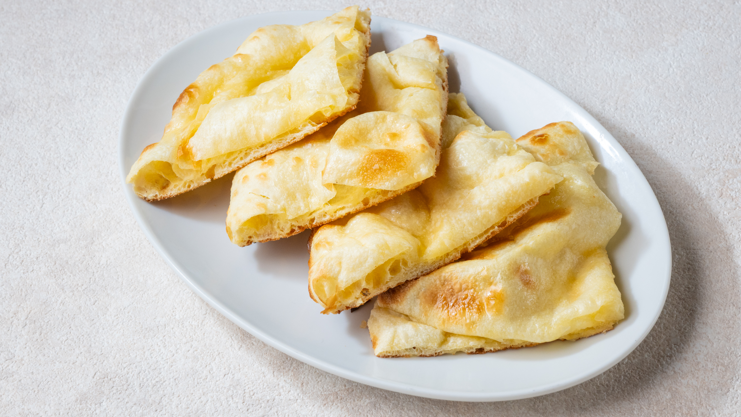 【朝食】焼き立てナンが食べ放題です！