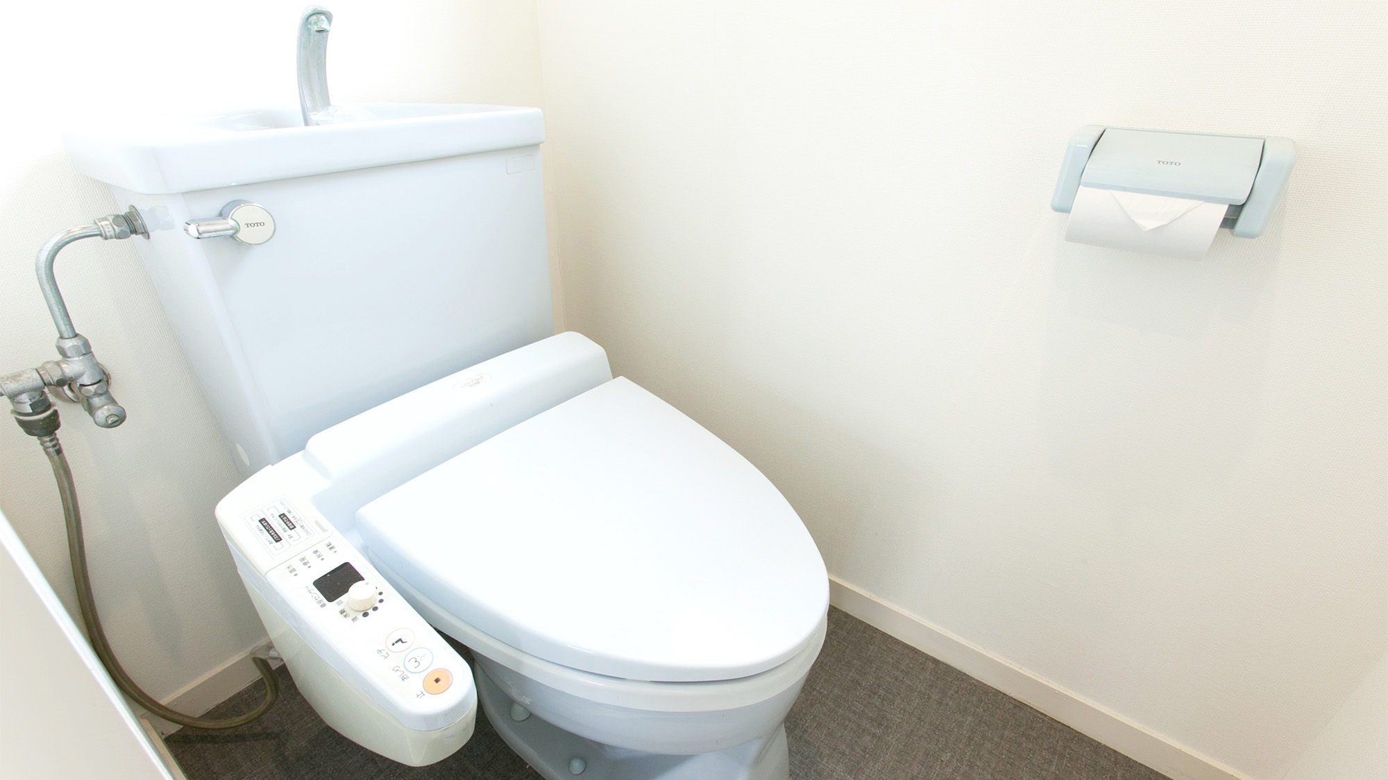 ・【4人部屋ペット同宿可】トイレは温水洗浄便座完備