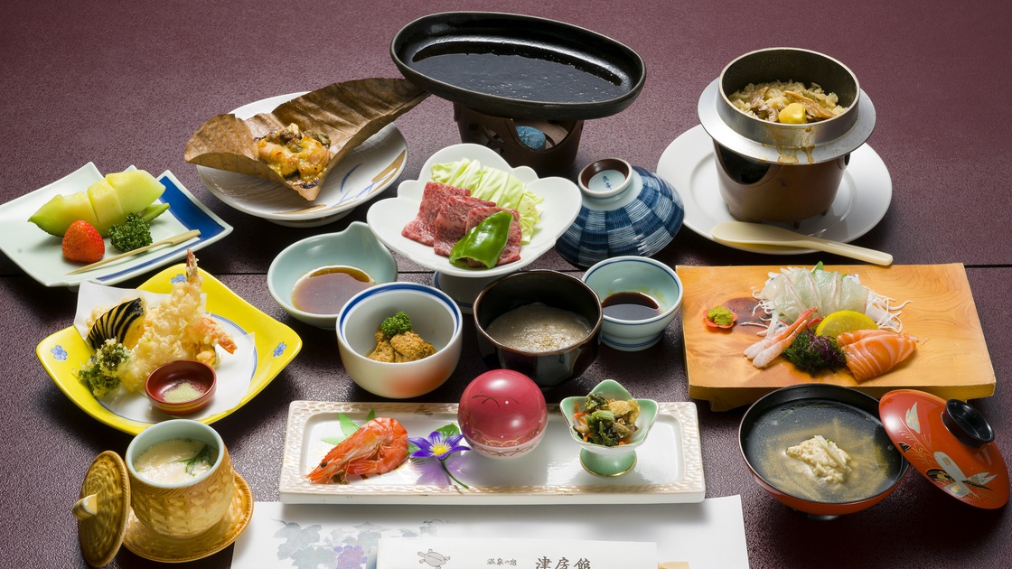 【1泊2食付】旬の食材を使用した季節会席！天然温泉源泉かけ流し！有名観光地まで車で30分圏内の好立地