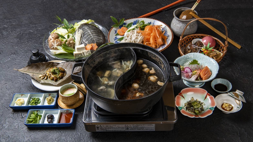 【1泊2食付】薬膳料理●覇王別姫鍋（バー・ワン・ビエ・ジ）と天然温泉源泉かけ流し”美人の湯”