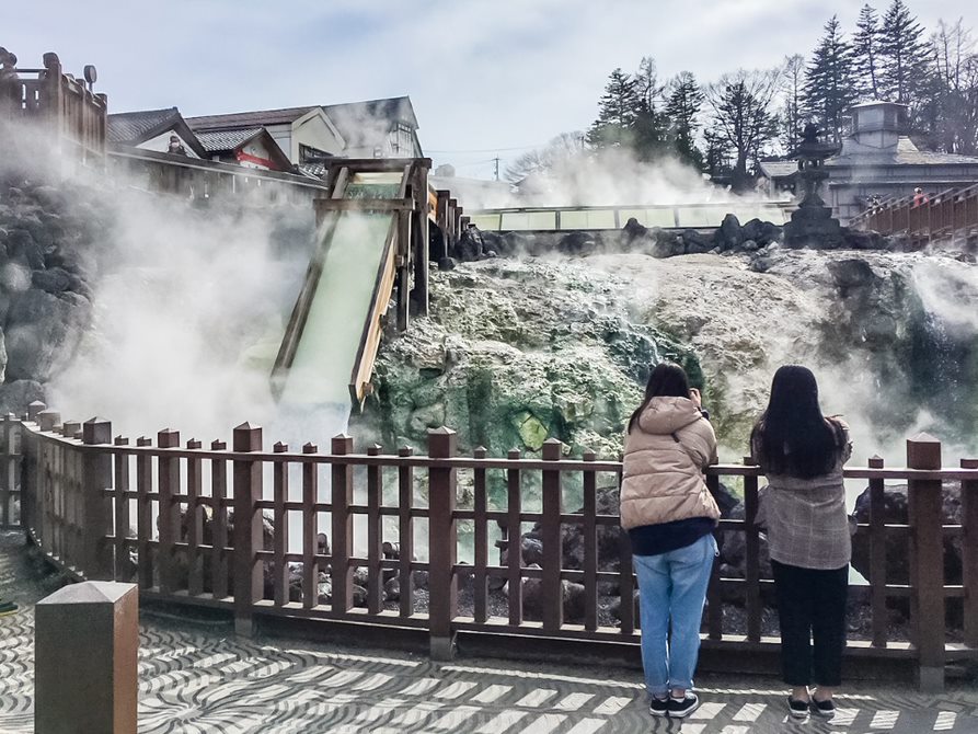 【湯畑】毎分4000リットルの温泉が湧き出ております。