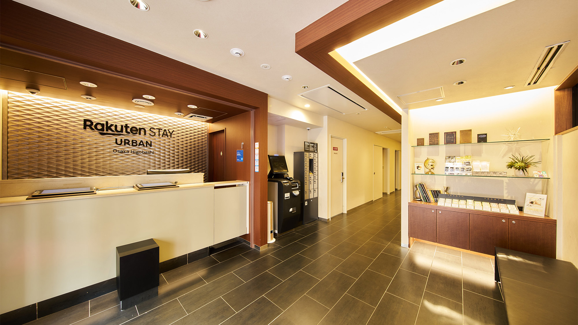 ・【フロント】こちらでチェックインをお願いします