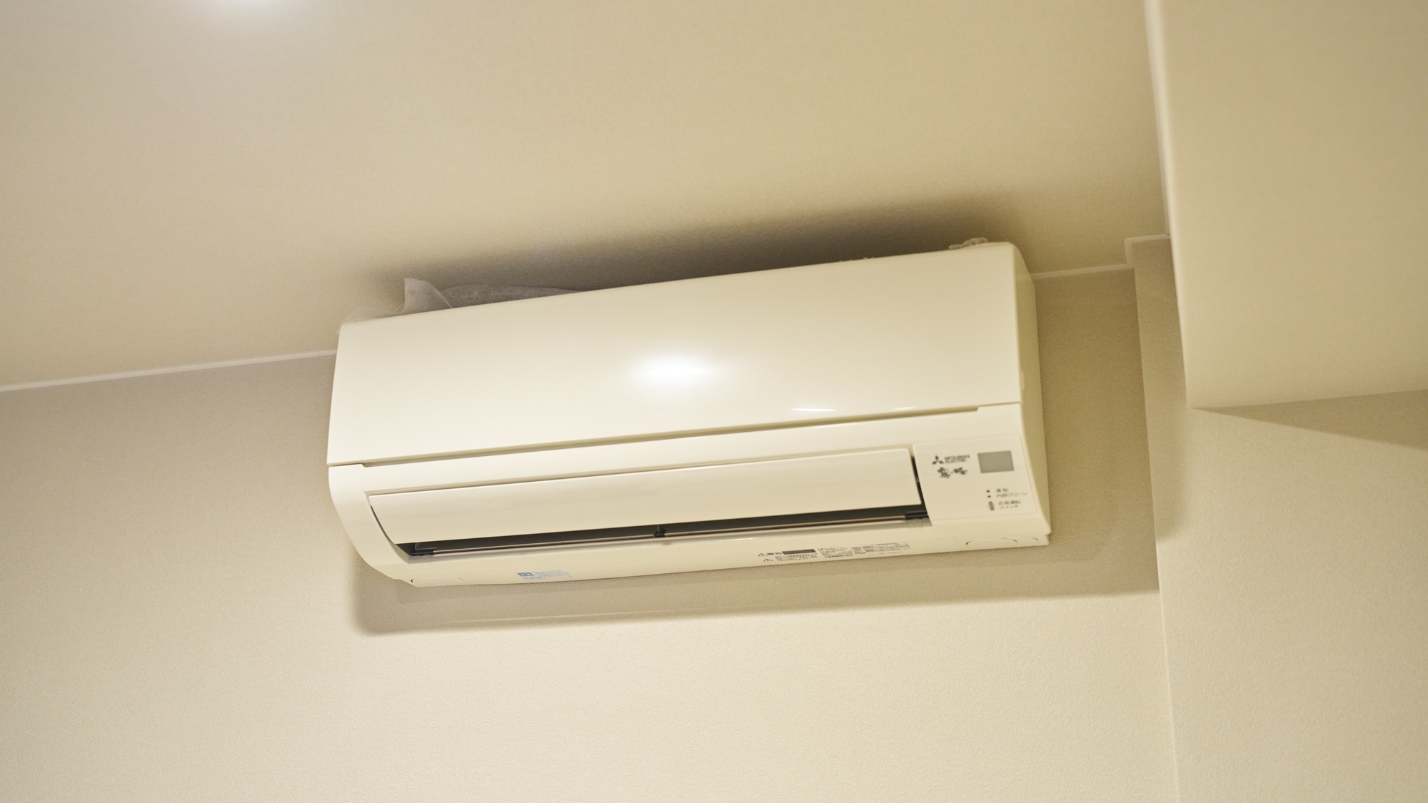 ・【エアコン】各客室に個別温度設定可能なエアコンを設置しております