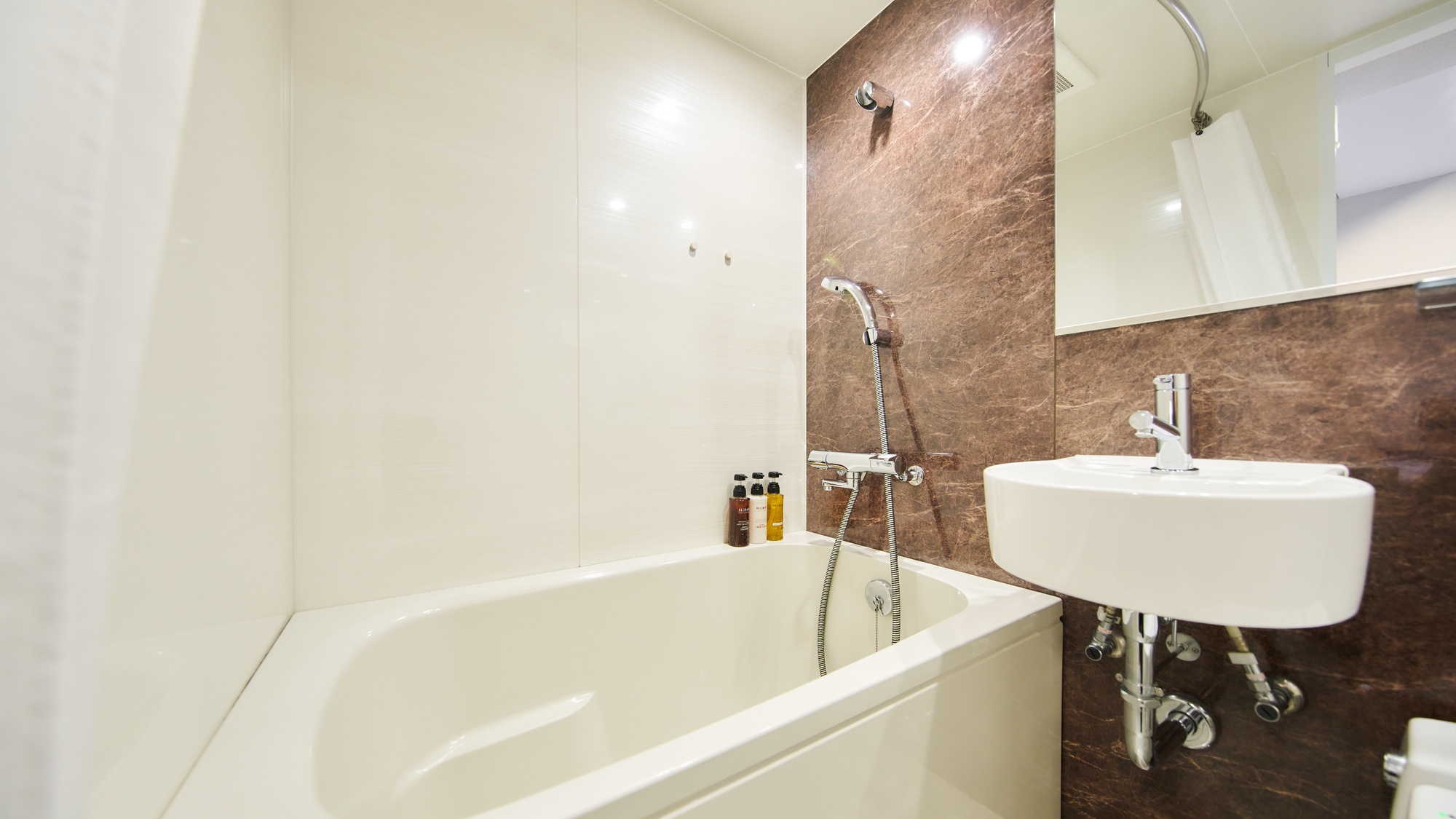 ・【シングルルーム/バストイレ洗面】コンパクトで機能的なバスルーム