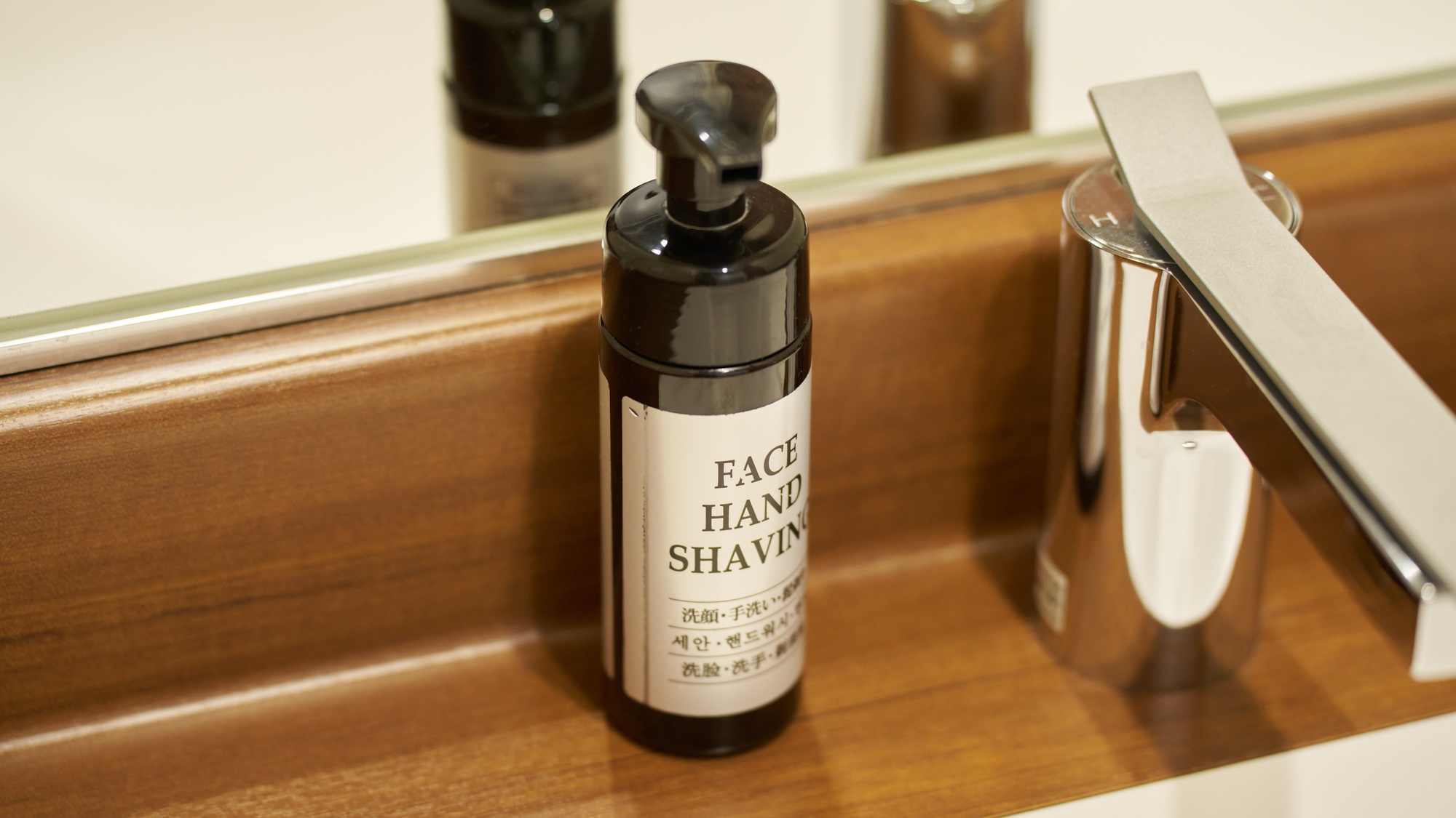 ・【アメニティ】手洗いにもシェービングにもご利用いただける石鹸をご用意しております