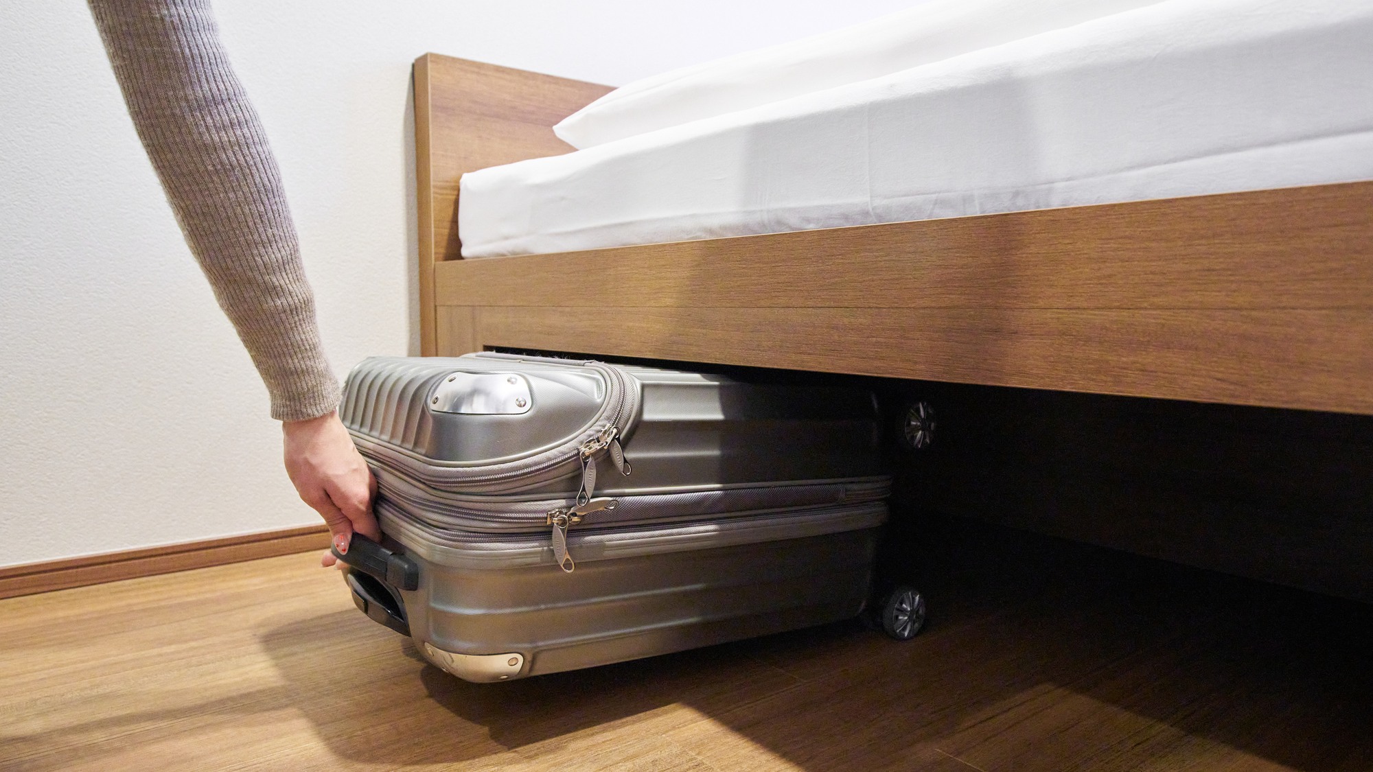 ・【小上がり下収納】小上がりの下にはキャリーケースなども収納いただけます
