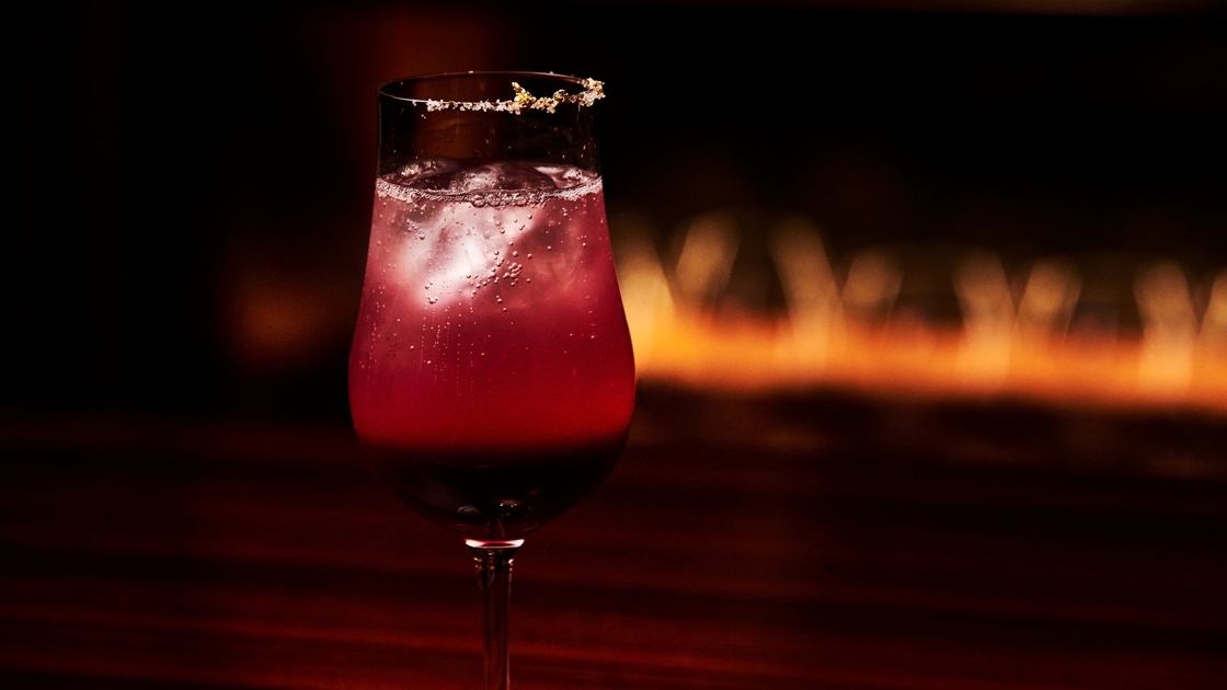 バーテンダーが描く物語をあなただけの一杯に込めて〜ロマンティックな大人の24時間ステイ〜