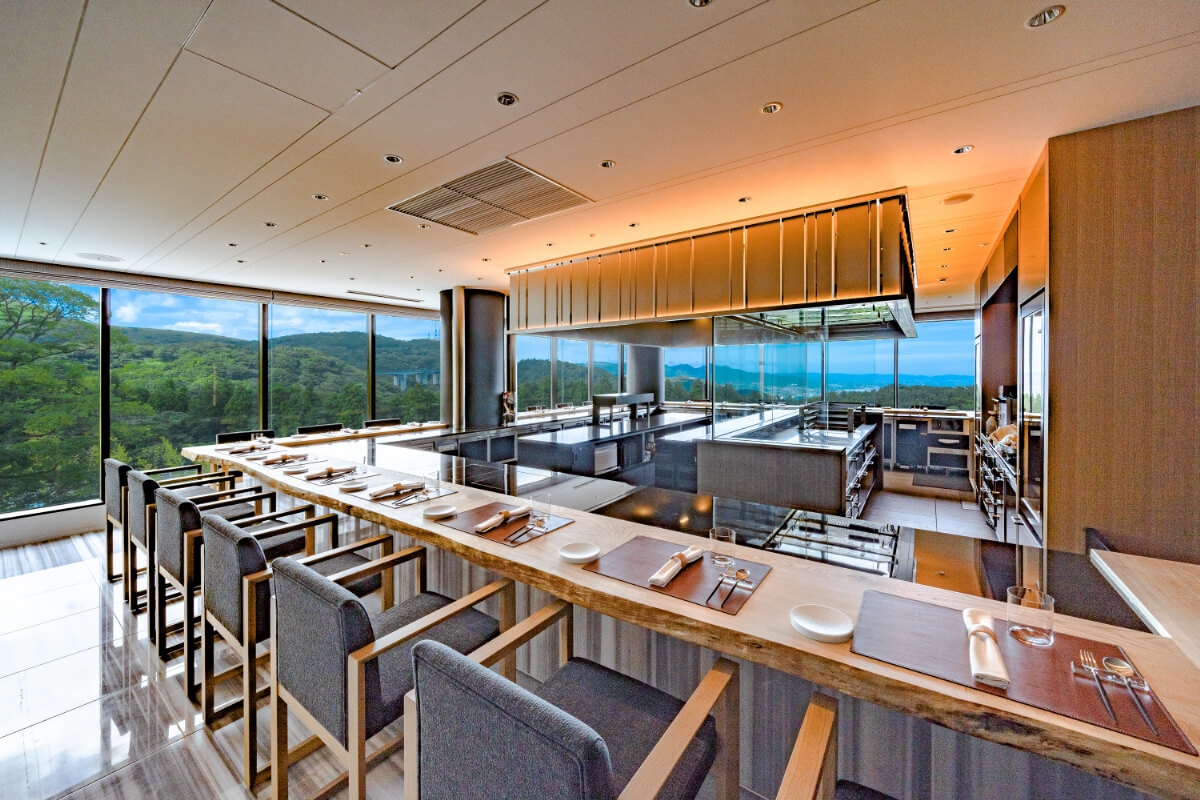 【クリスマス限定ディナー付】Shimmering Christmas　大分の食材が奏でるきらめく聖夜