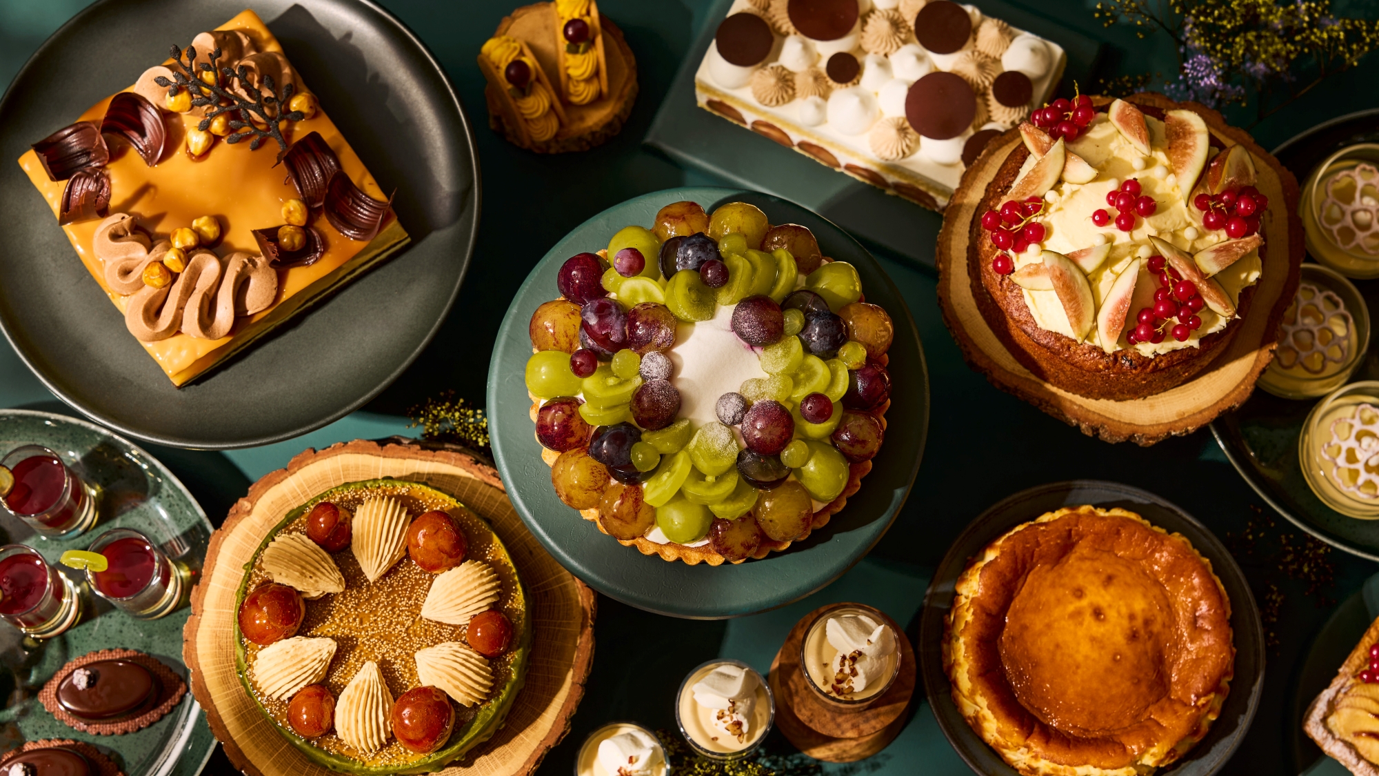 レストラン「エレメンツ」　オータム・スイーツビュッフェ 「夕暮れの果実園」