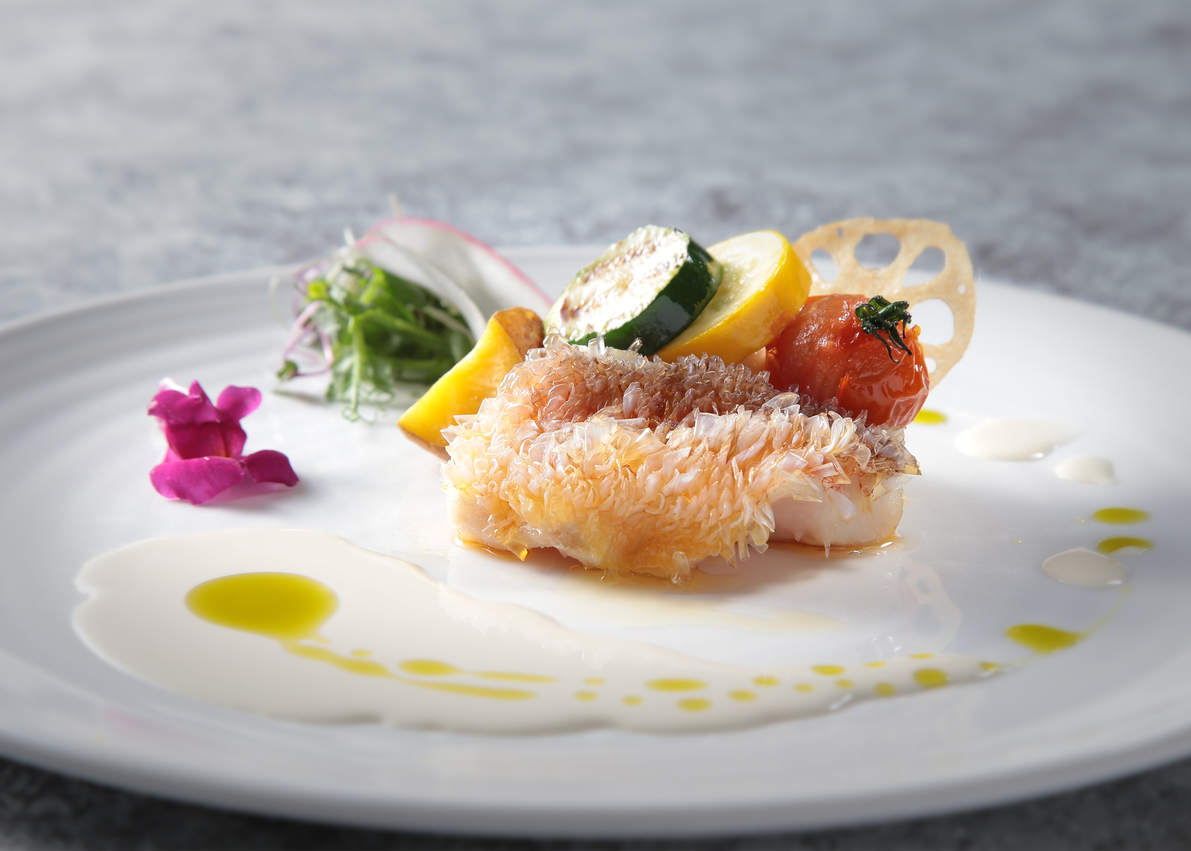 夕食もっとグレードup！9月〜2月は宮崎牛or旬魚ポワレ「碧羅（へきら）」Free flow夕朝食付