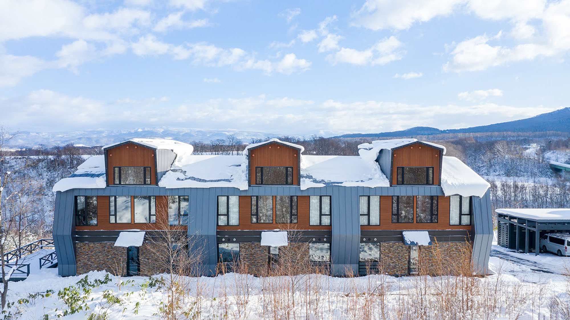 ・【タウンハウス：外観】日本最大級のスキーリゾートへようこそ