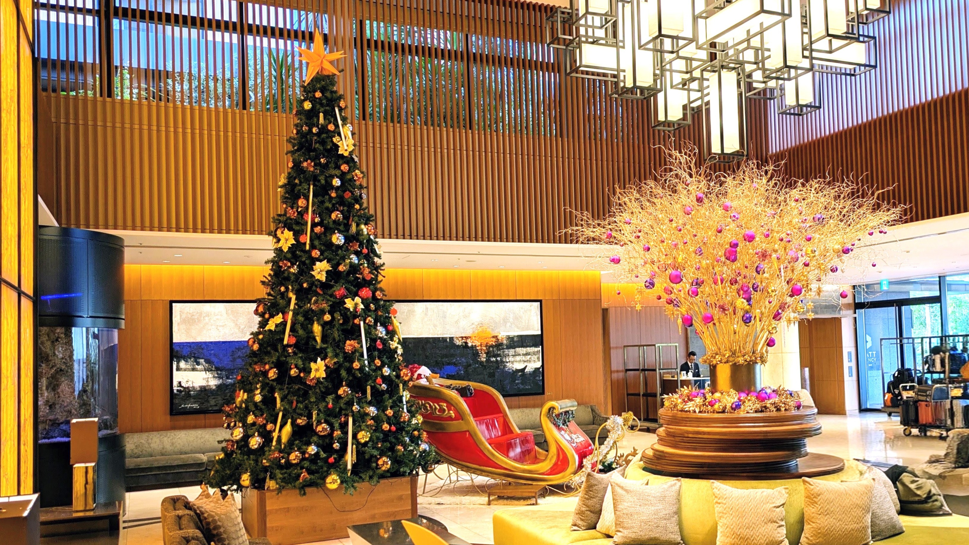 クリスマス仕様のロビー