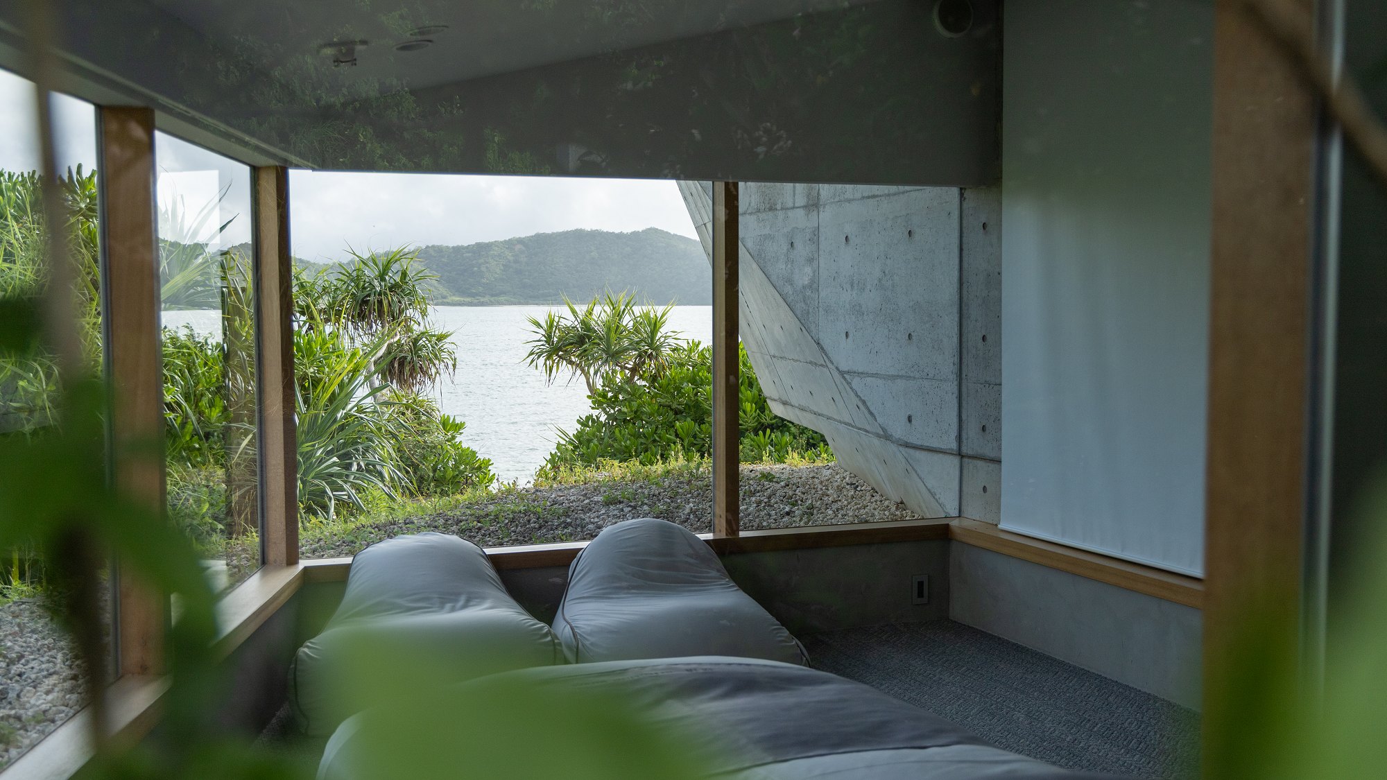 【サネン デラックス ヴィラ・トリプルベッド （シアター付き）】サネンとは奄美の言葉で月桃のこと。