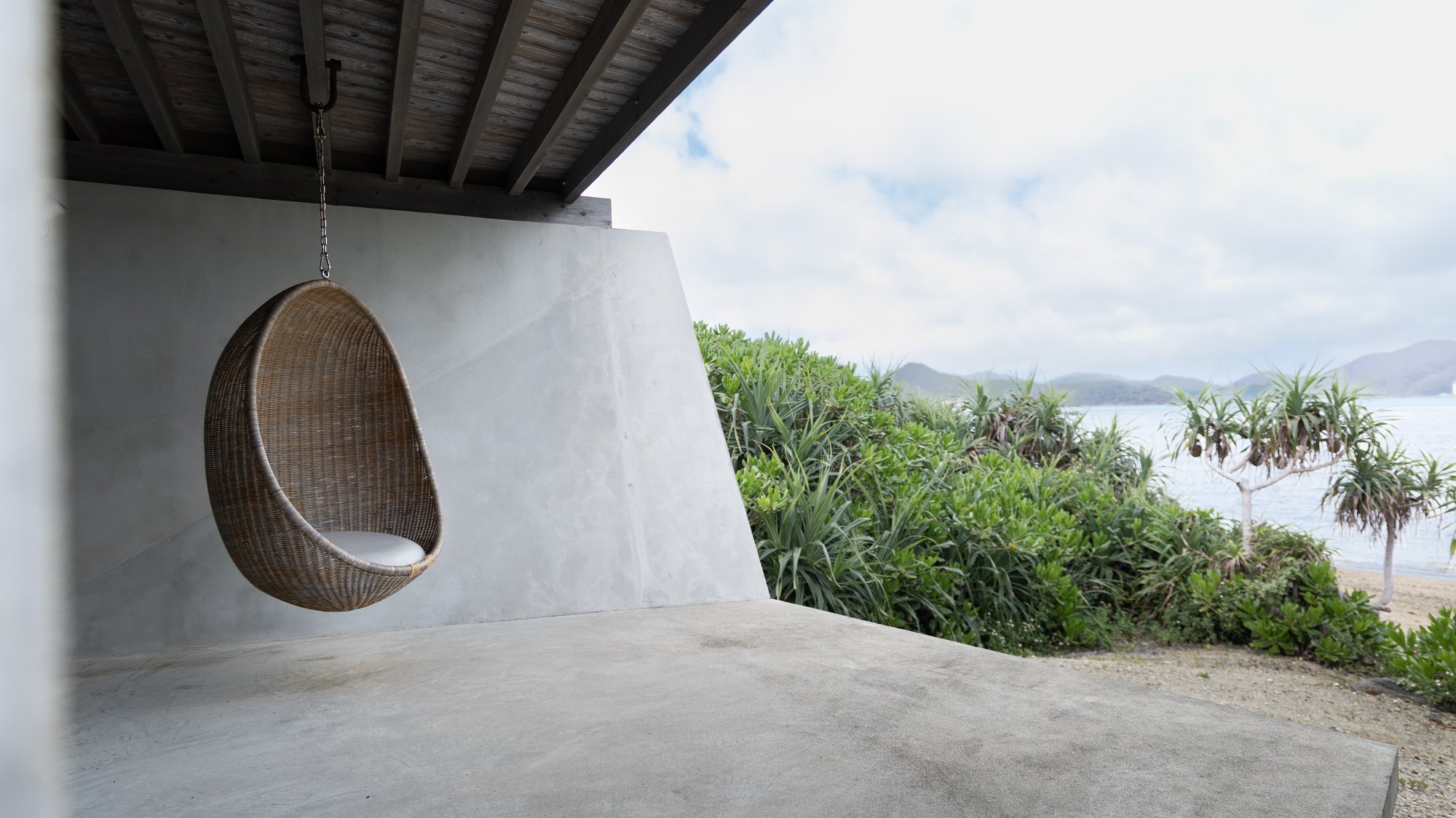 【サネン デラックス ヴィラ・トリプルベッド （シアター付き）】風に乗って葉音が微かに聞こえてきます