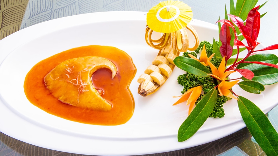 本格中華料理をベースに伊勢志摩の新鮮な食材を用いた創作料理をお楽しみください。