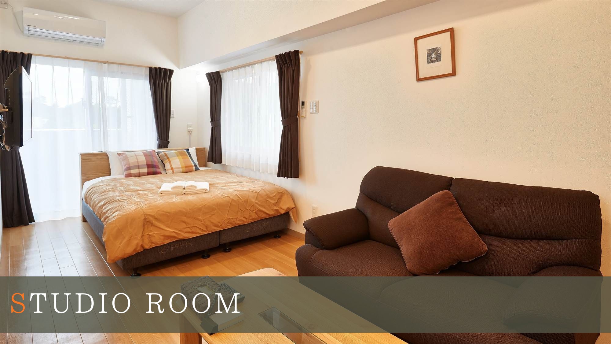 【スタジオルーム/27㎡/禁煙】ダブルベッドとソファスペースを完備。広々27㎡で二人でも快適。