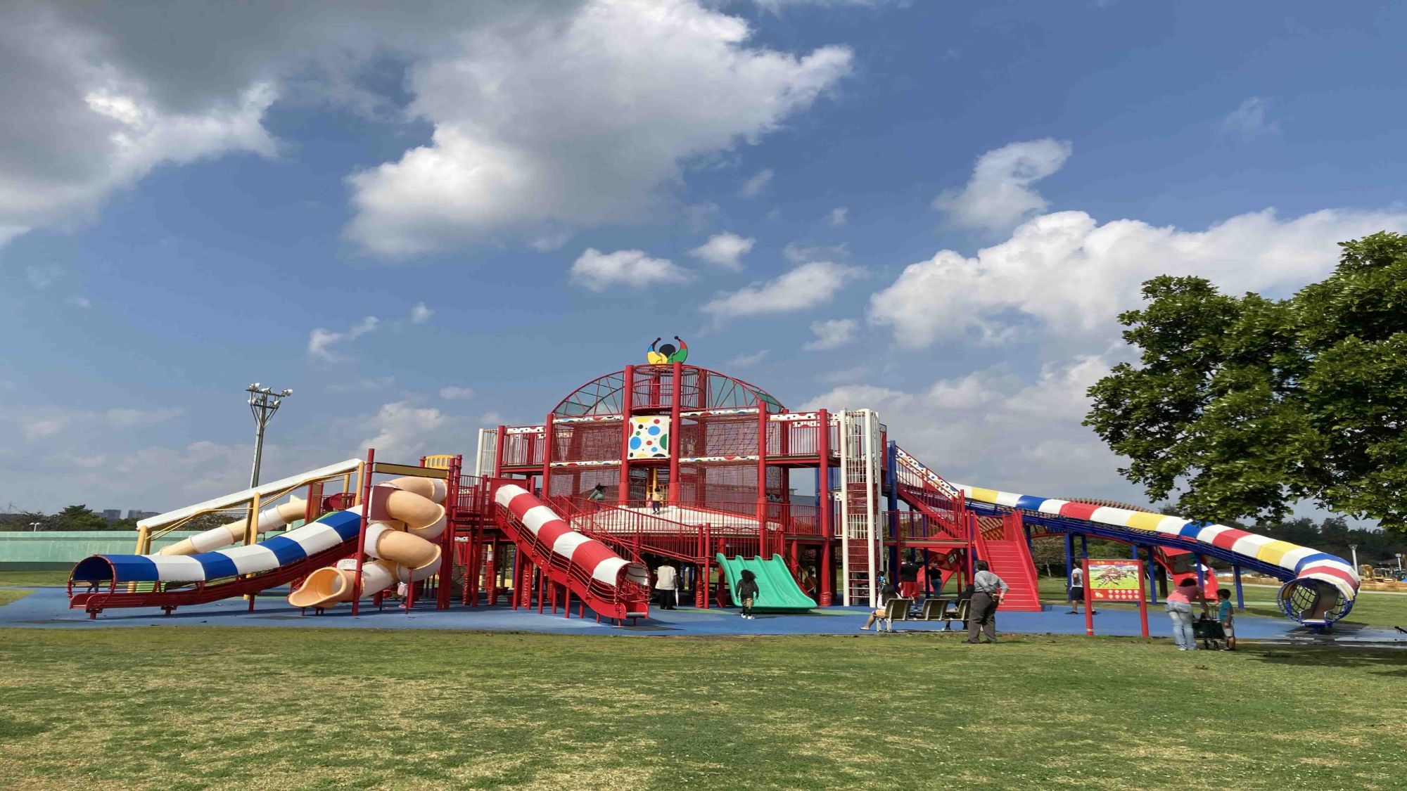 【沖縄県総合運動公園】当館から車で約19分