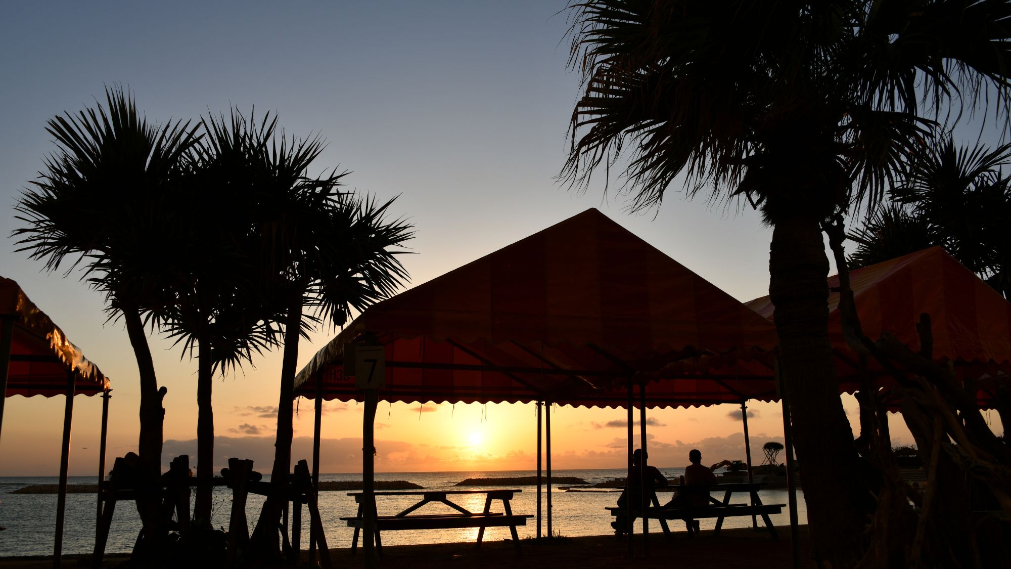 【サンセットビーチ】当館から車で約6分