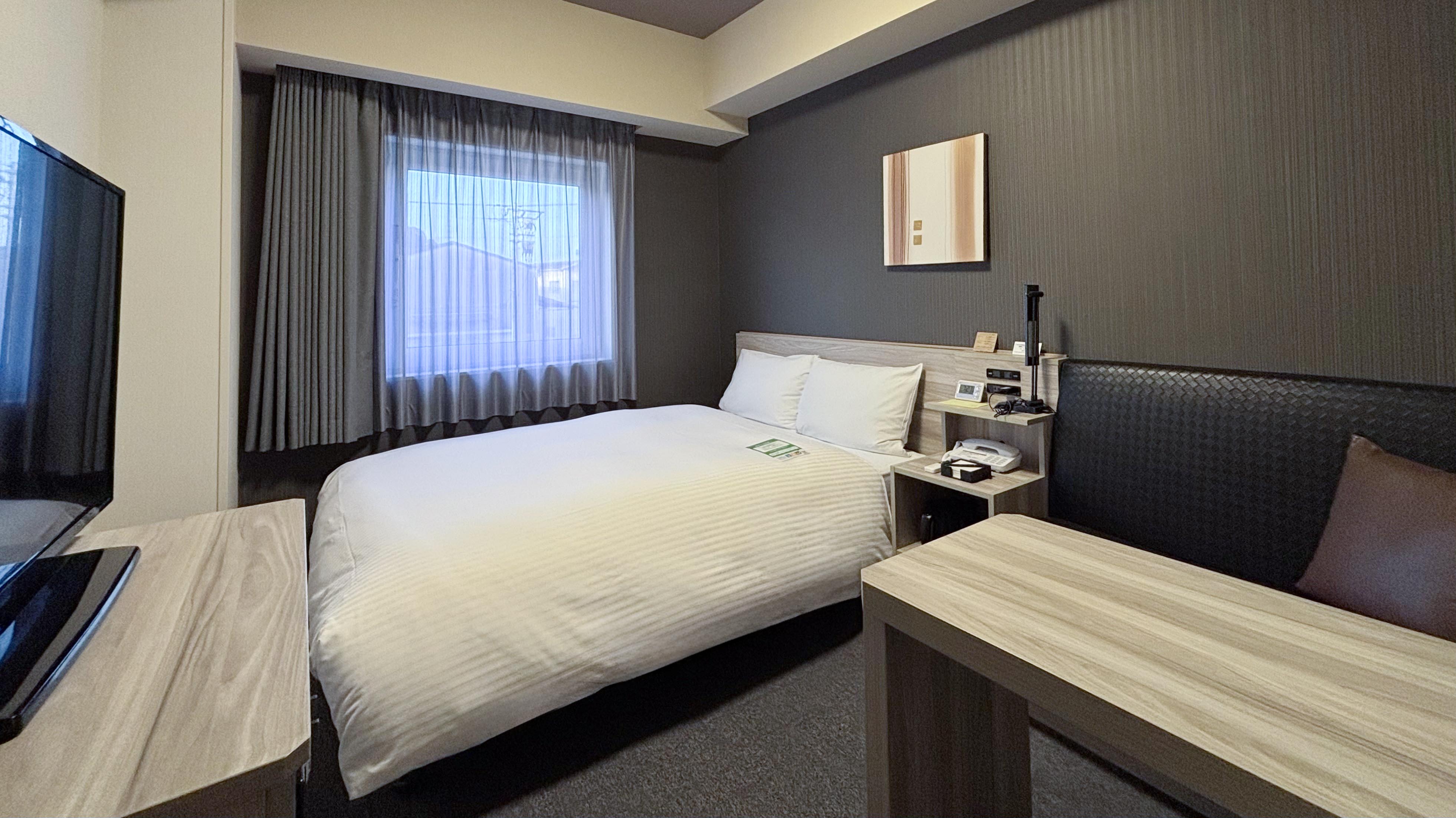 スタンダードセミダブルルーム1