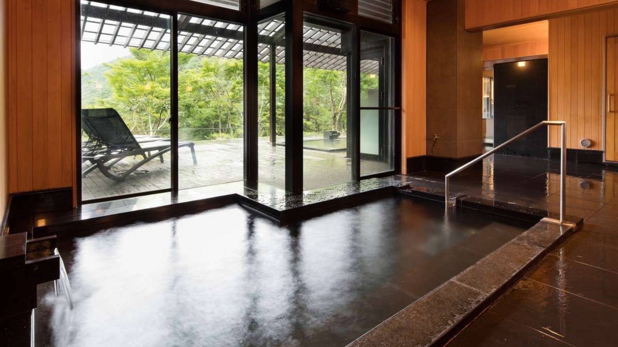 【お部屋おまかせ】バーテンダーが厳選した銘酒を楽しむ「フリーフロー」プラン