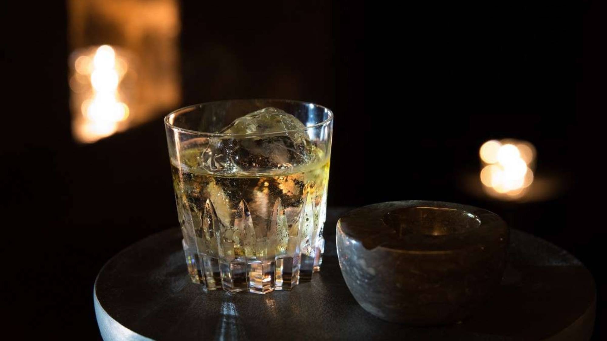 【お部屋おまかせ】バーテンダーが厳選した銘酒を楽しむ「フリーフロー」プラン