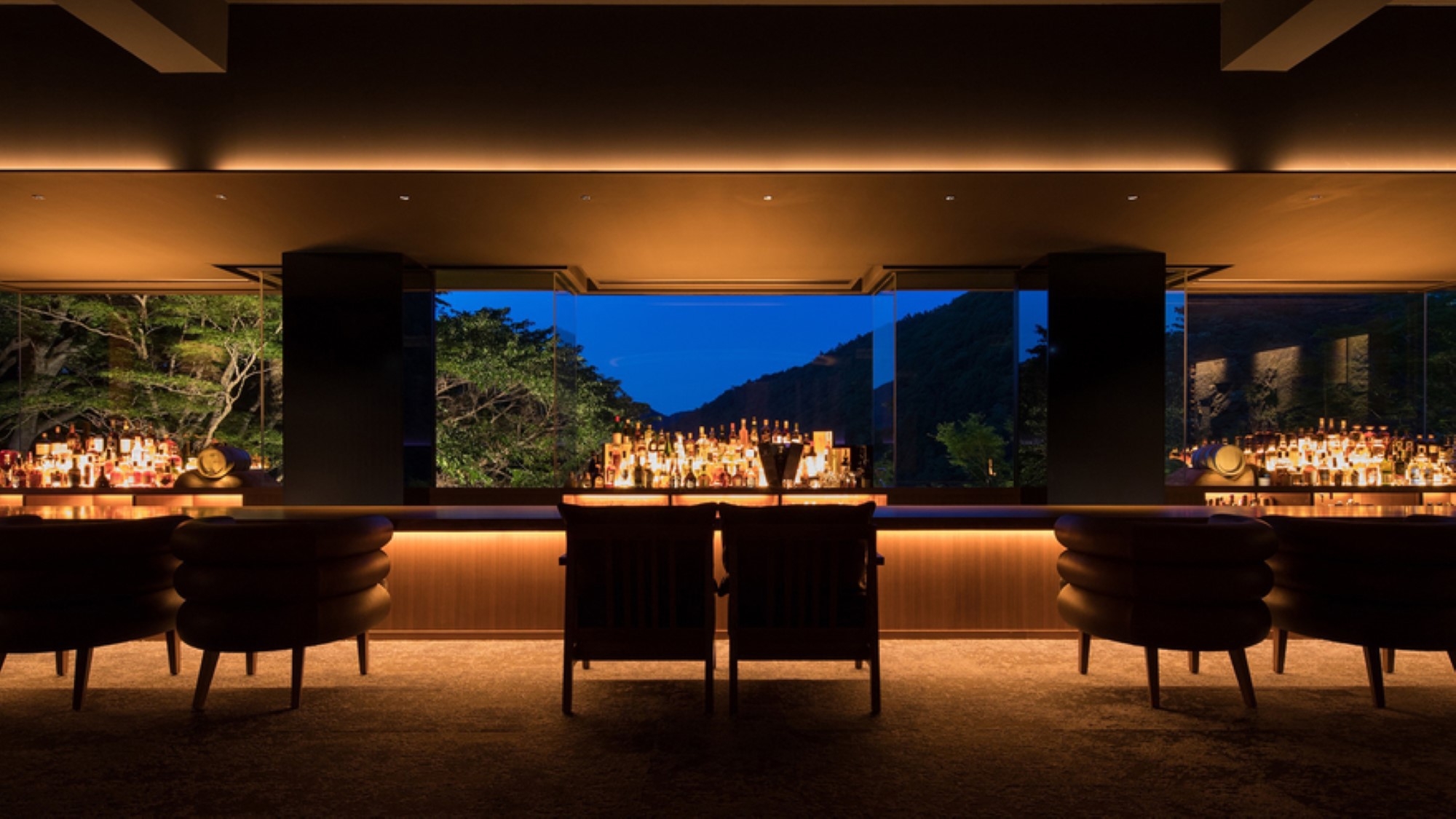 【2025-26 年末年始】バーテンダーが厳選した銘酒を楽しむ「フリーフロー」プラン