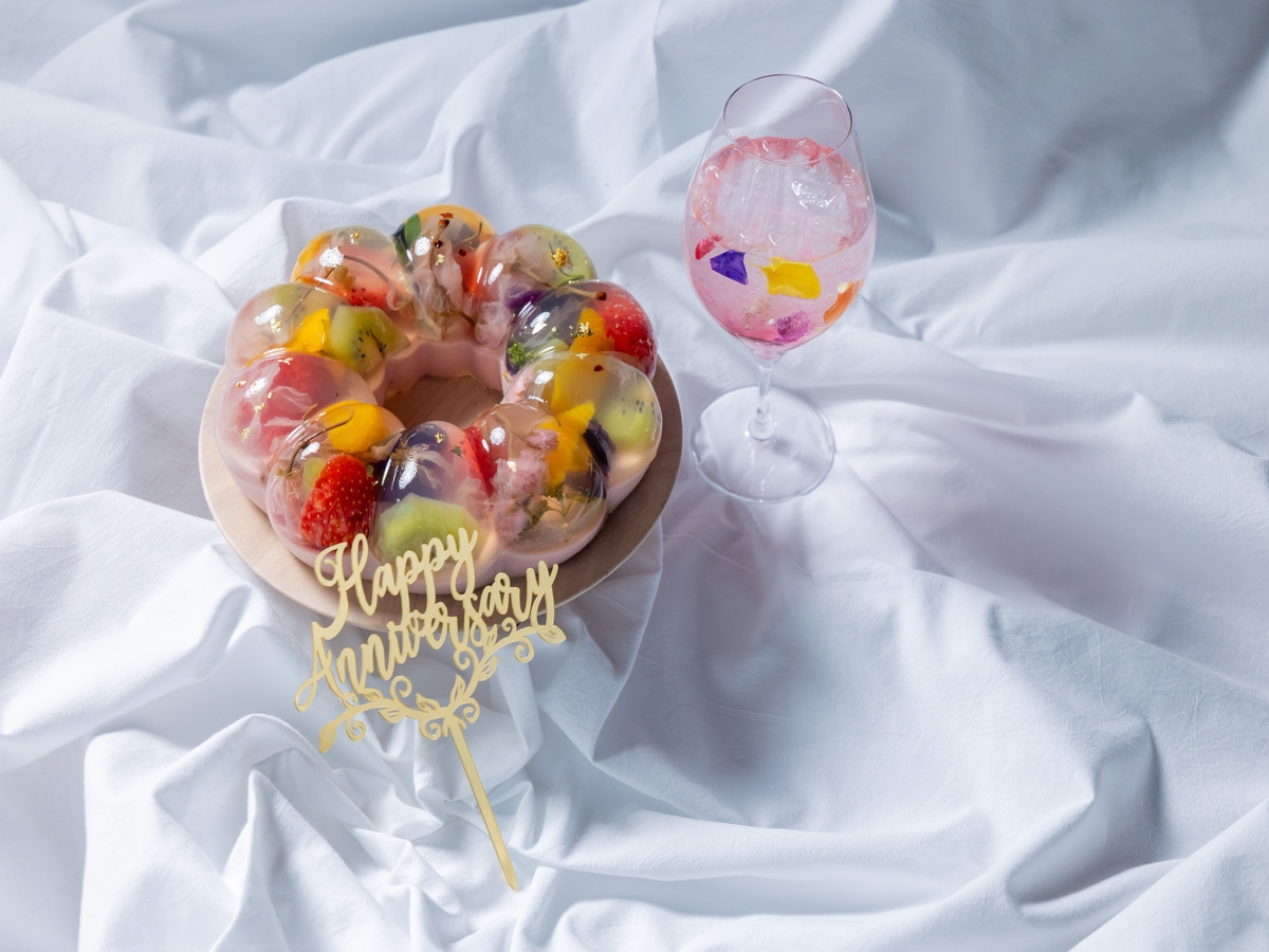 【春限定】記念日・サプライズに！桜とあまおうのアニバーサリーブーケケーキ付き（朝食付き）