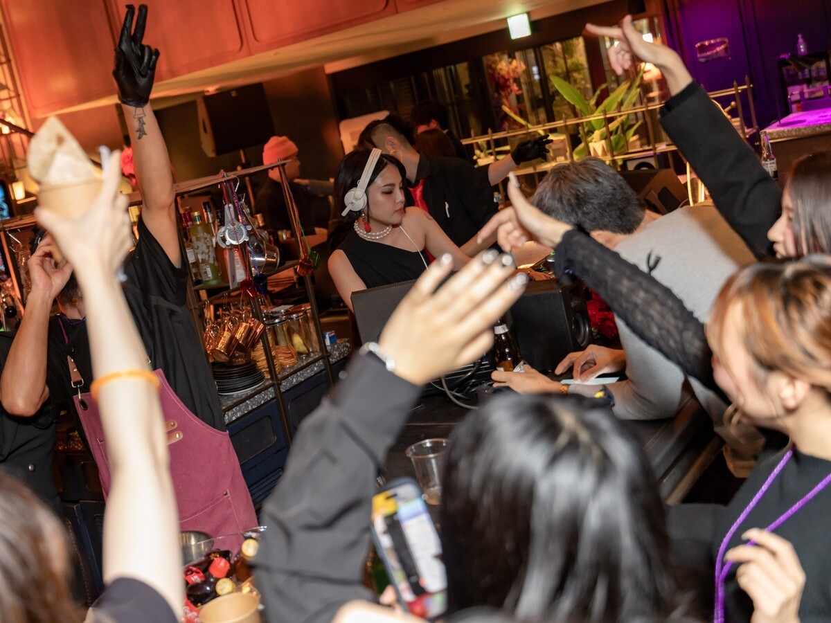 【COUNTDOWN EVENT】音楽とアートとグルメを楽しむ大晦日（朝食付き）