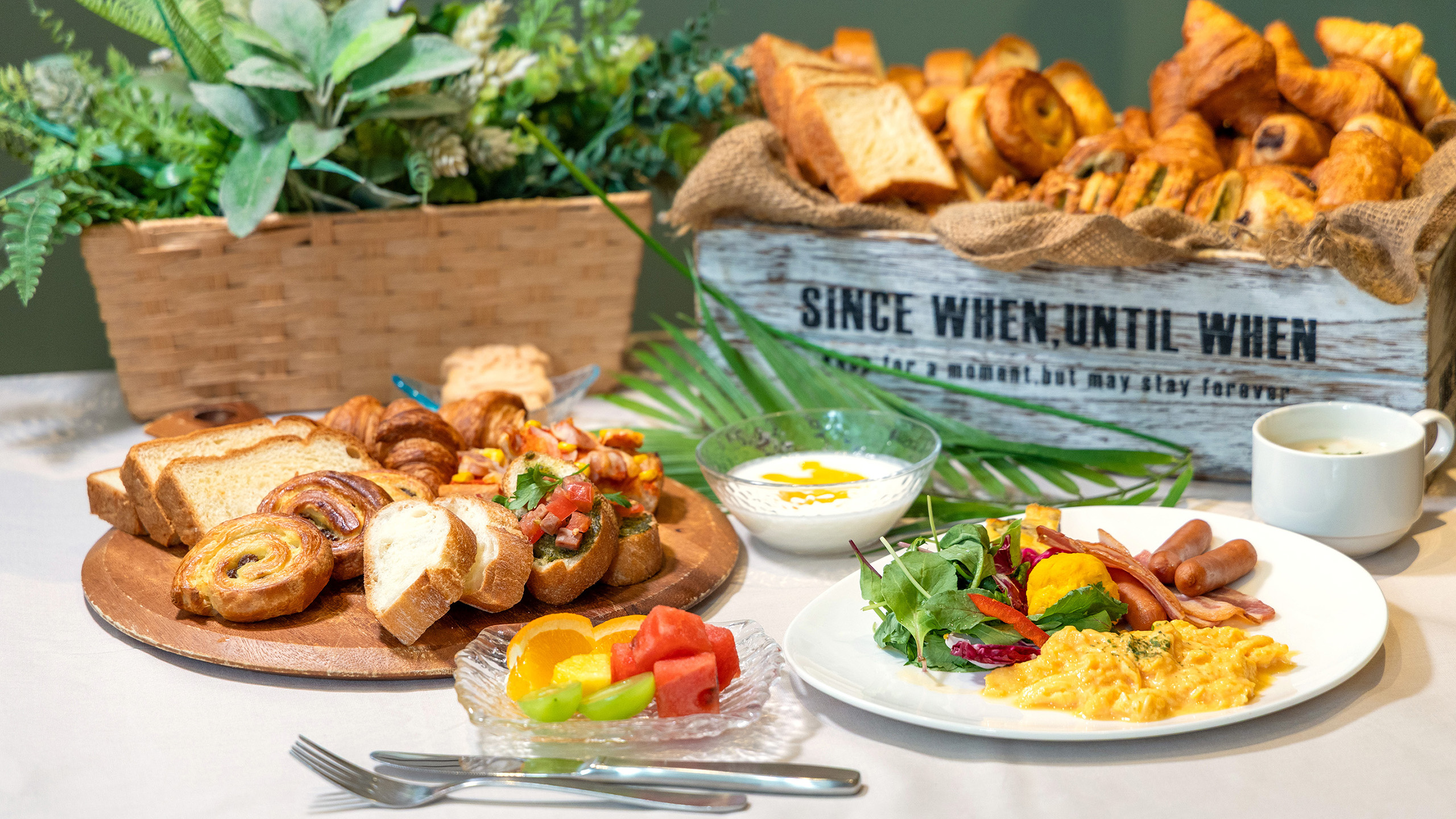 朝カフェごはん焼きたての魔法が続く「アリスタ」の進化系・総菜パン