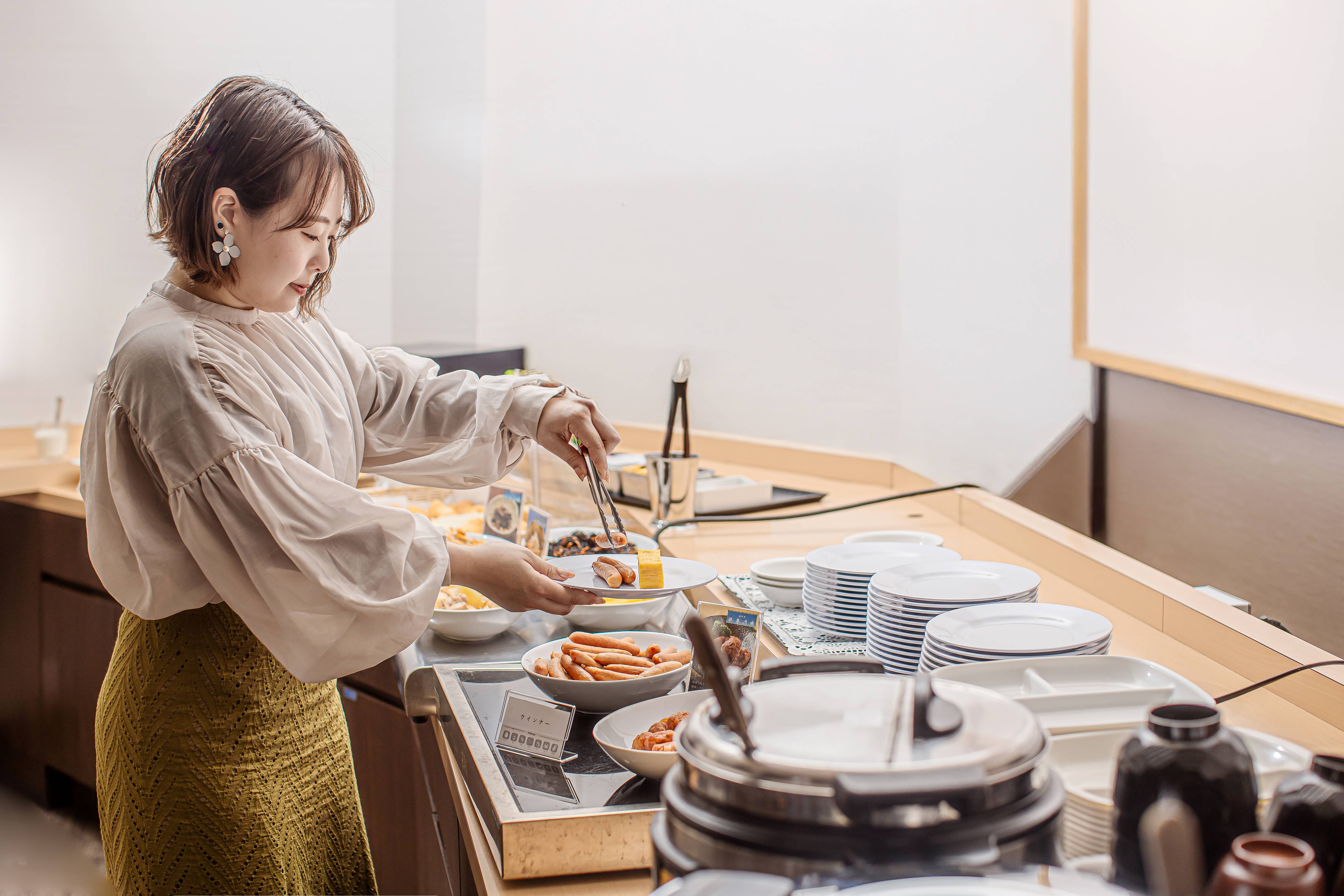 【朝食】ビュッフェ 2階朝食会場 営業時間：朝7:00~9:30