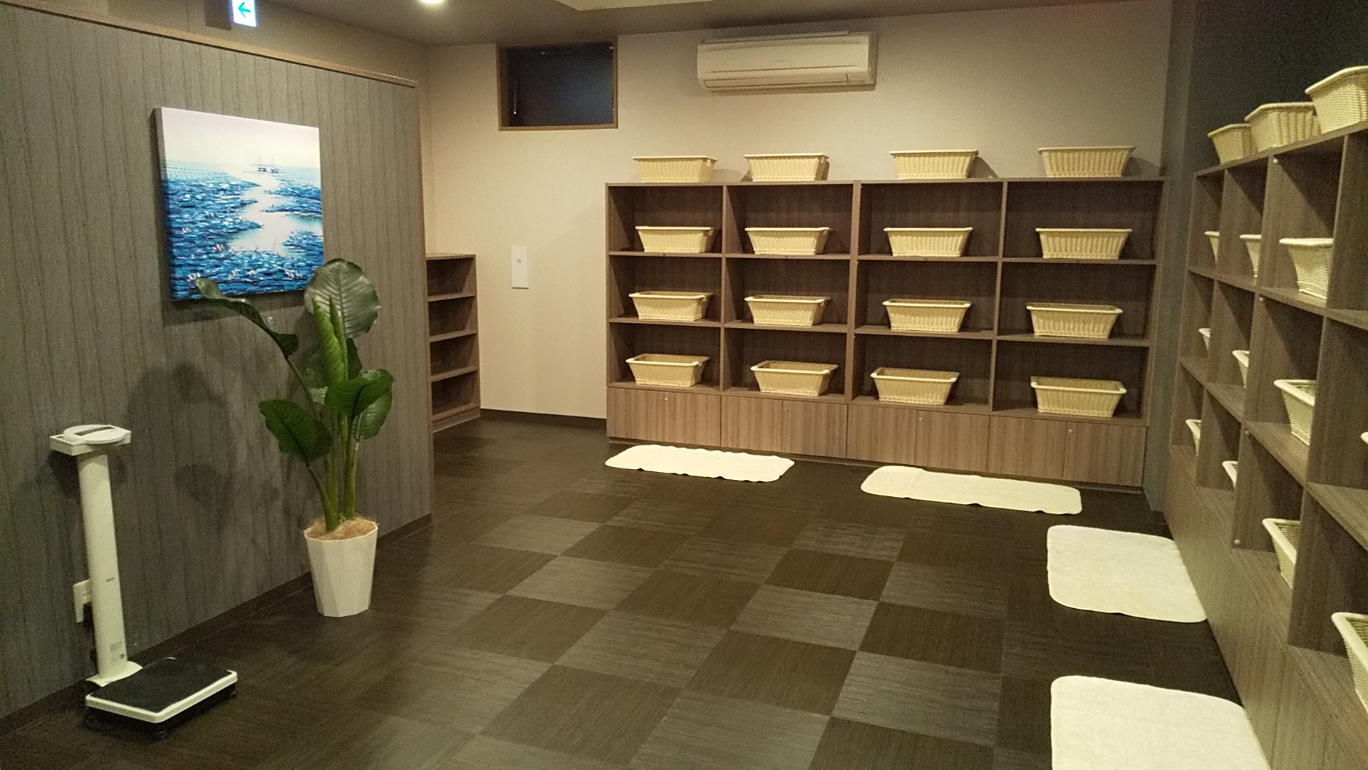 男性浴場　脱衣場