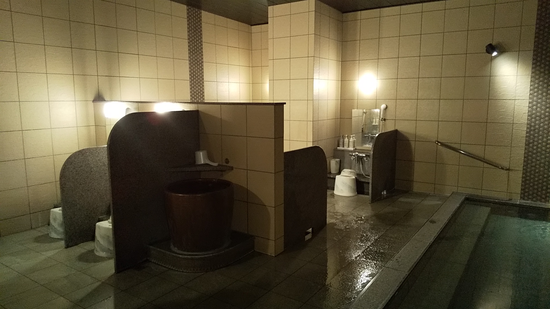 女性浴場　洗い場