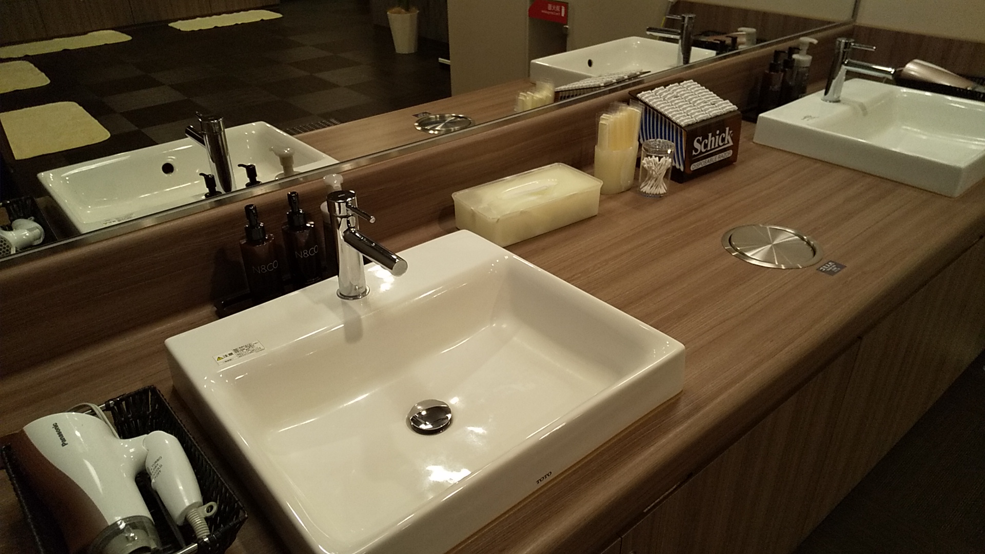 男性浴場　洗面台