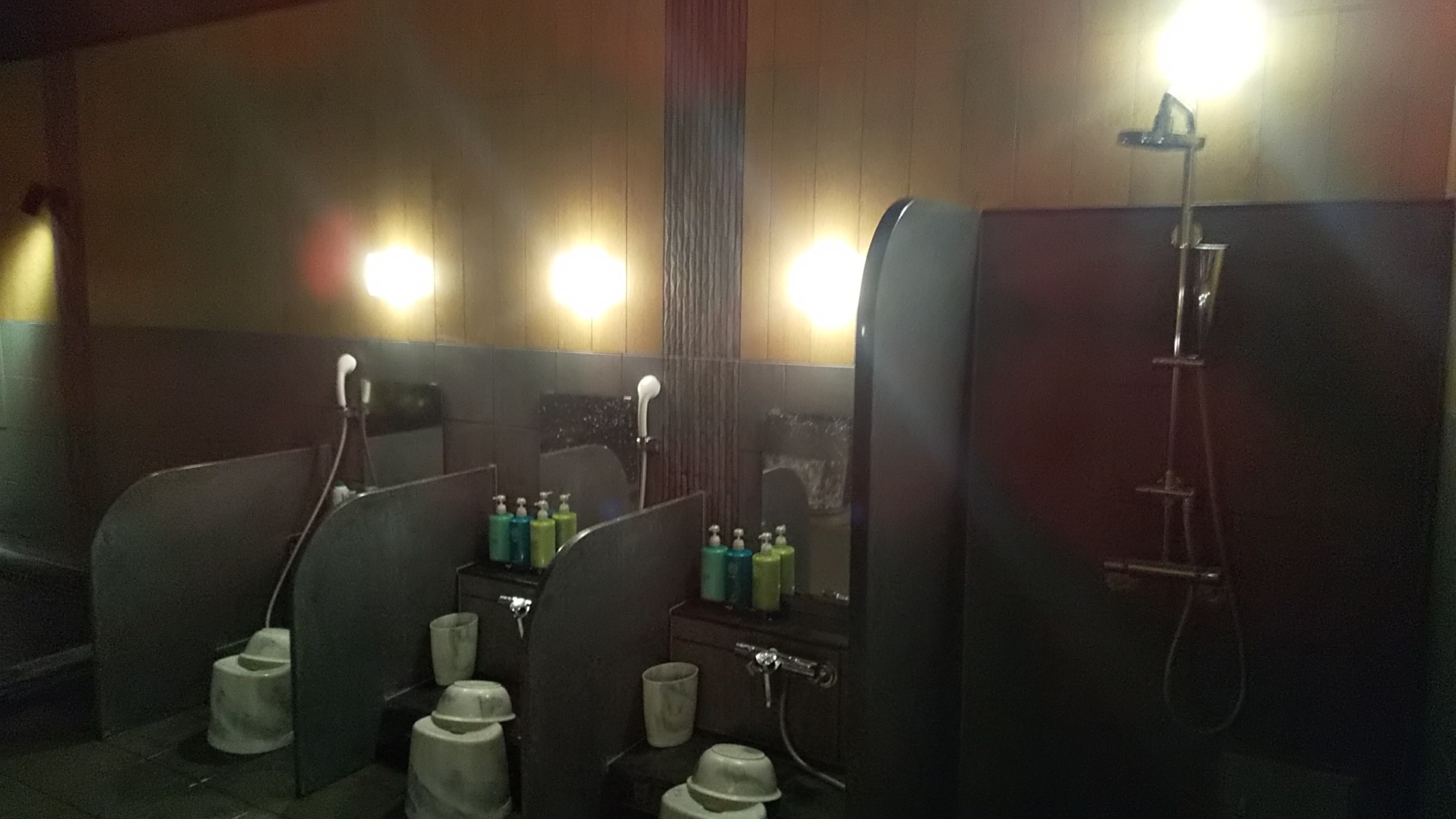 男性浴場　洗い場