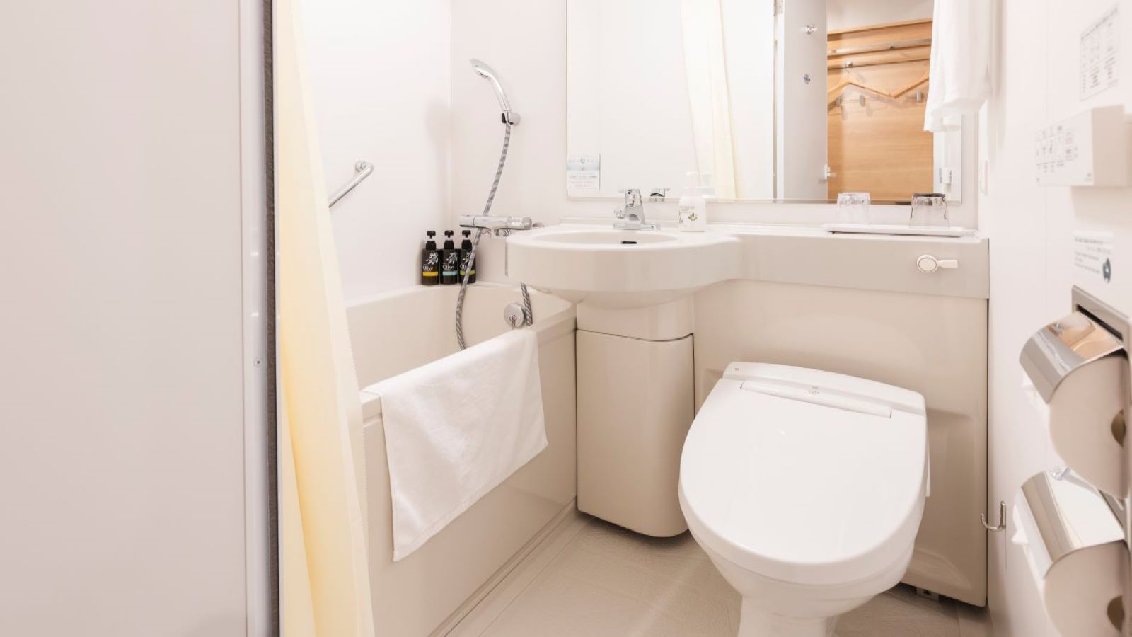 【客室・お風呂】温便座機能　ウォシュレット付のお手洗い