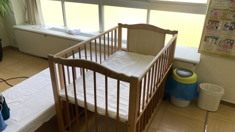 ベビーベッド