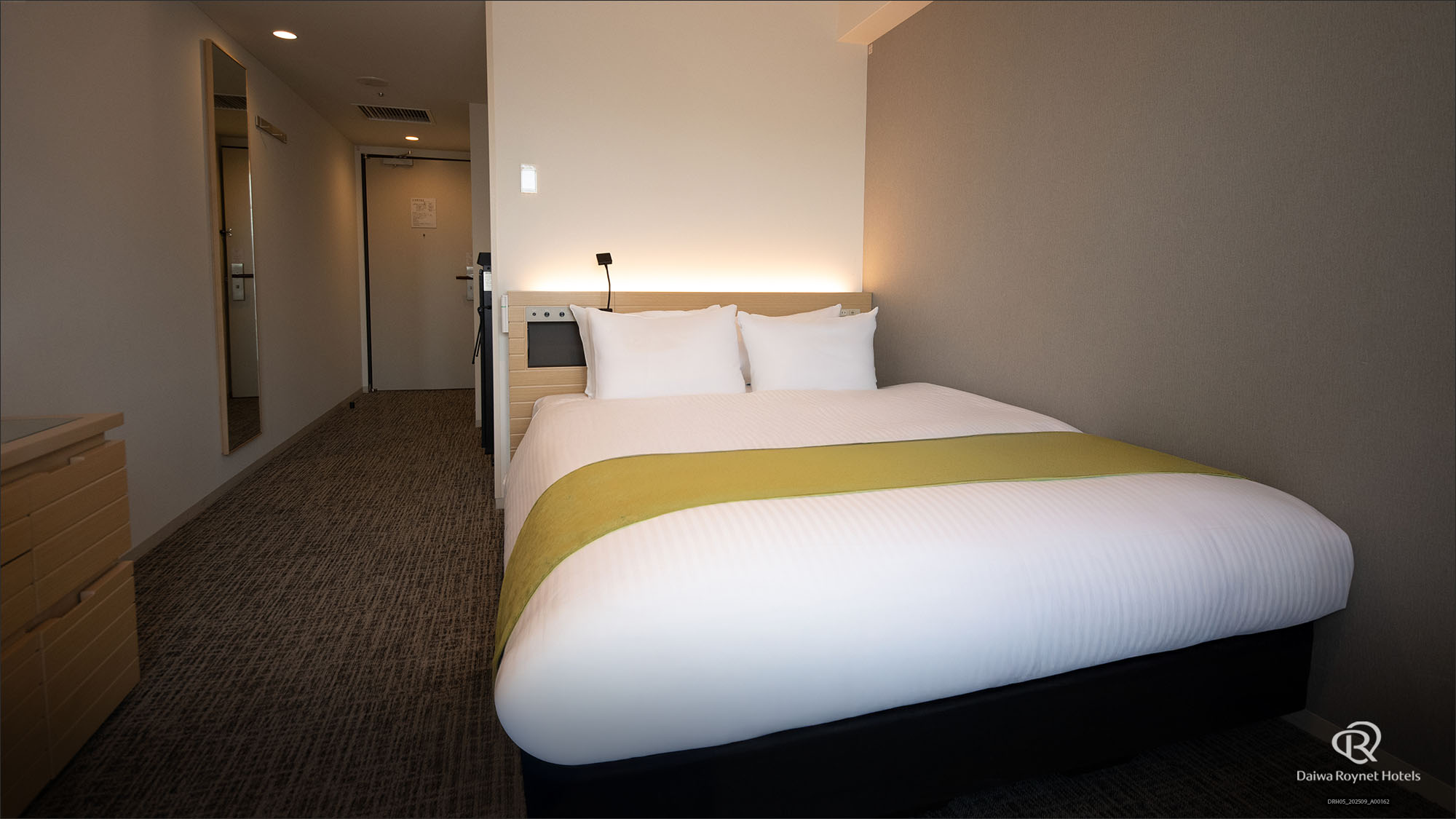 プレミアダブル TRAIN VIEW（23㎡）